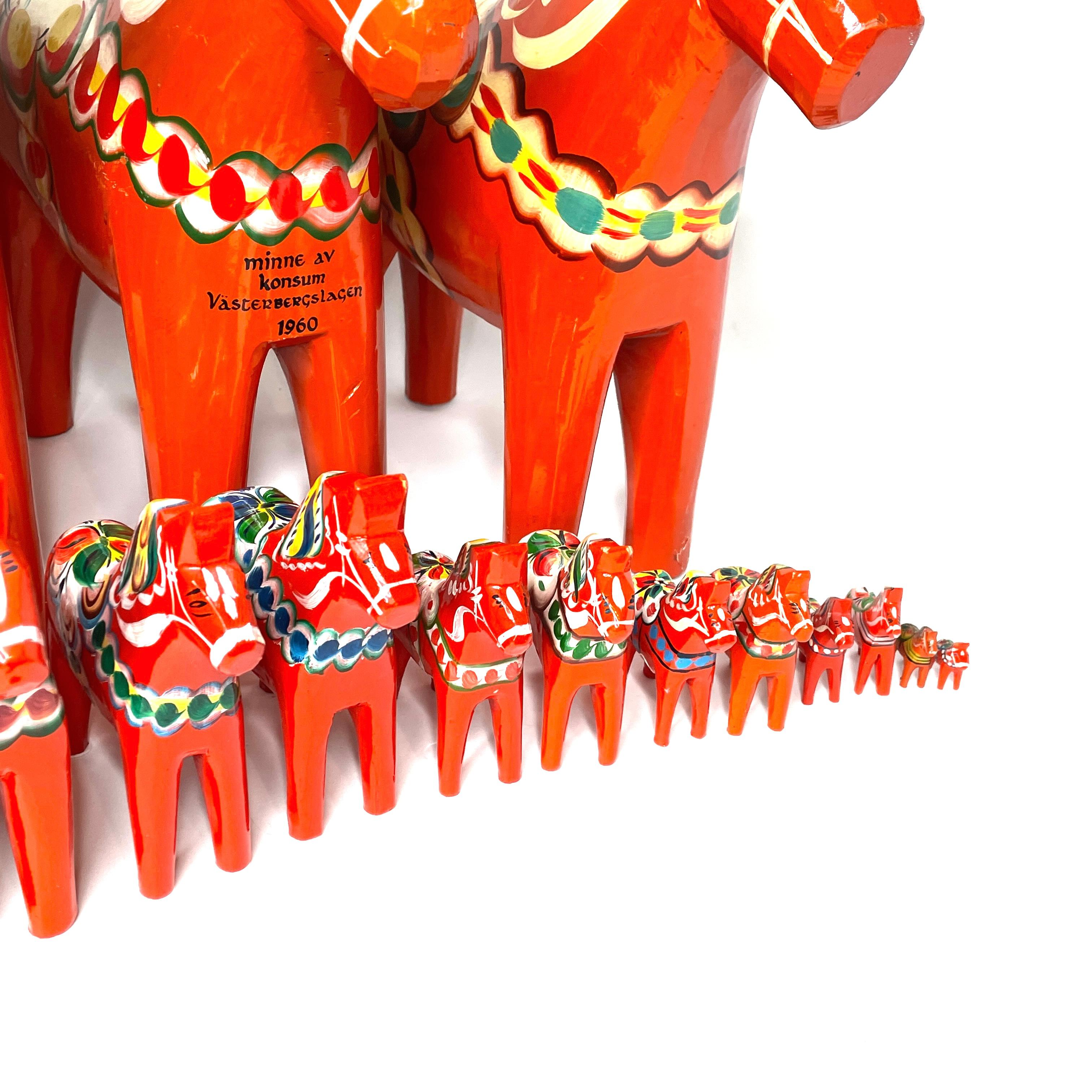 Collection of Eighteen Vintage Swedish Dala Horses Nils Olsson, Sweden Folk Art For Sale 2