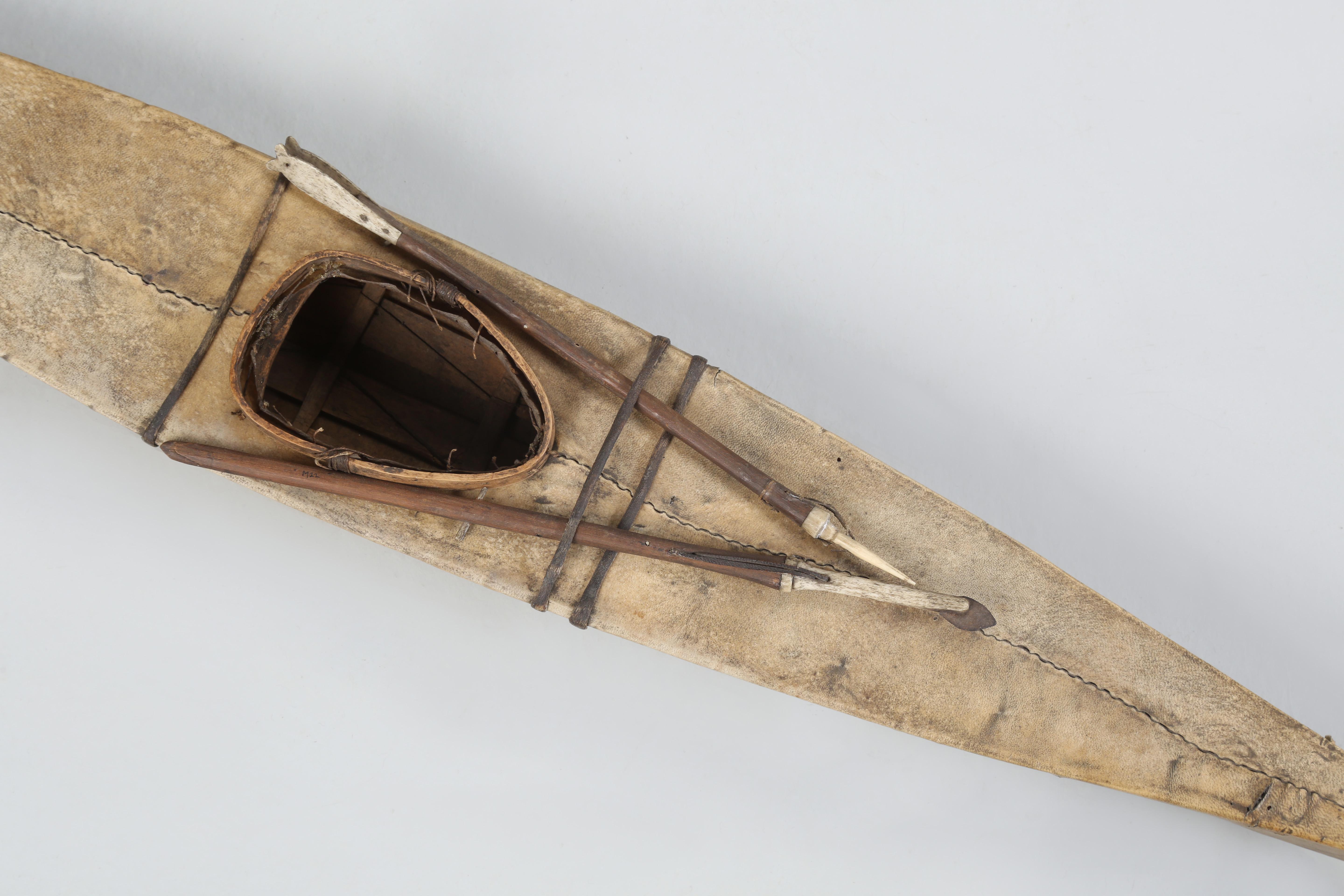 Sammlung von Kajaks mit Eskimo-Robbenhautbezug aus den frühen 1900er Jahren Alle Original im Angebot 8
