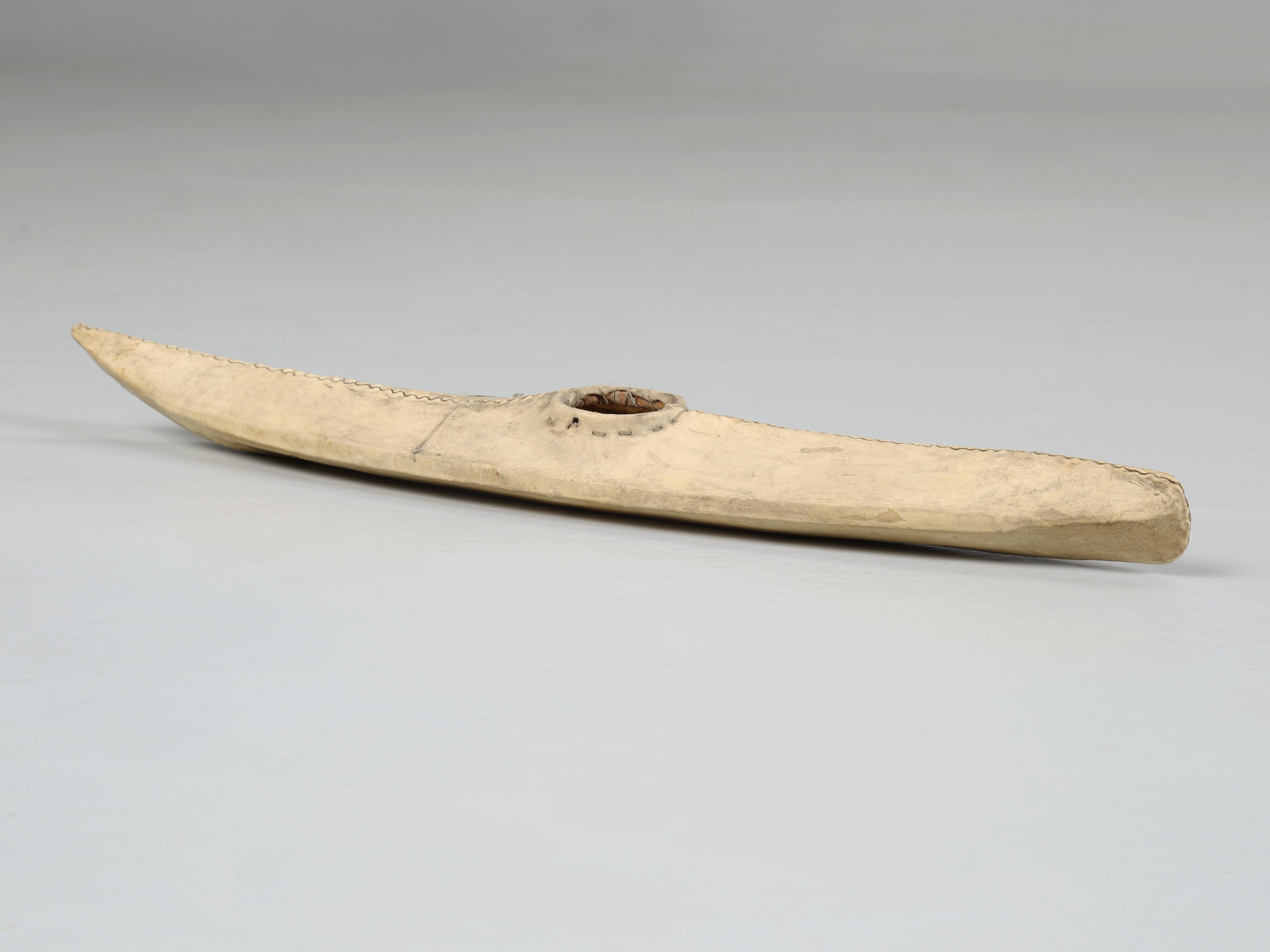 Sammlung von Kajaks mit Eskimo-Robbenhautbezug aus den frühen 1900er Jahren Alle Original im Zustand „Gut“ im Angebot in Chicago, IL