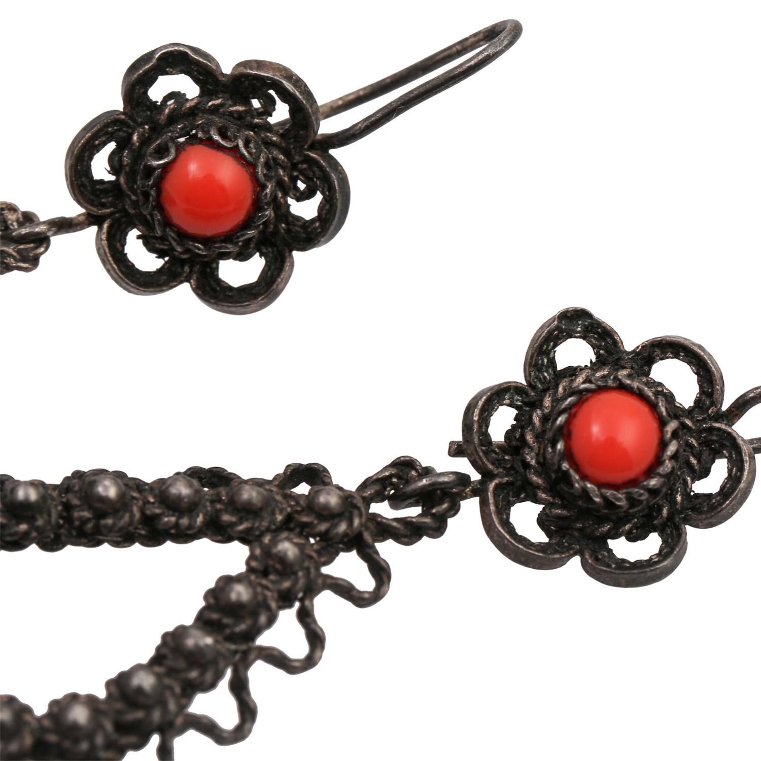 Kollektion von ethnografischem Schmuck im Angebot 1