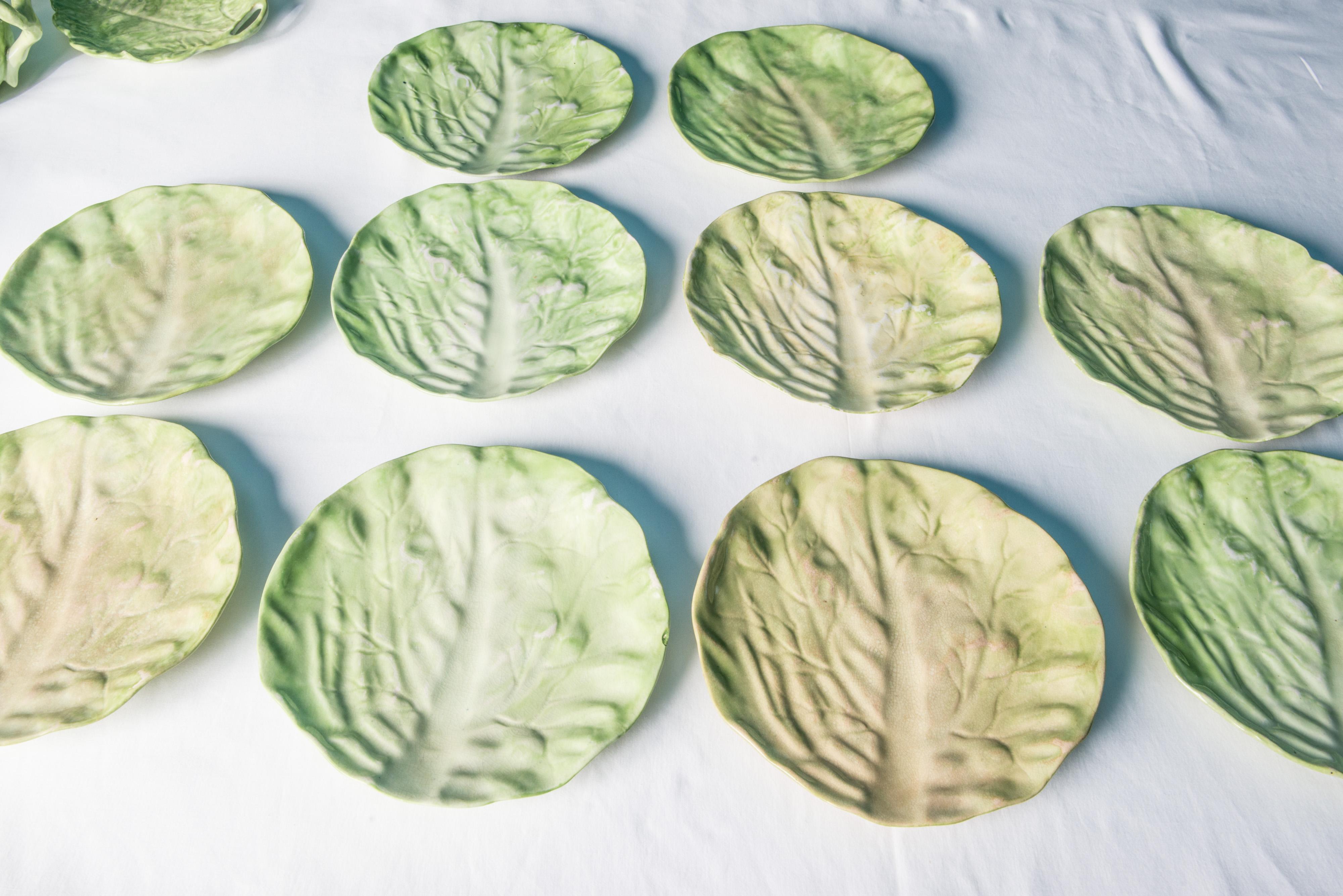 Sammlung von  Neunundfünfzig Pieces von Wannopee Lettuce Leaf Majolica Pottery  im Angebot 8