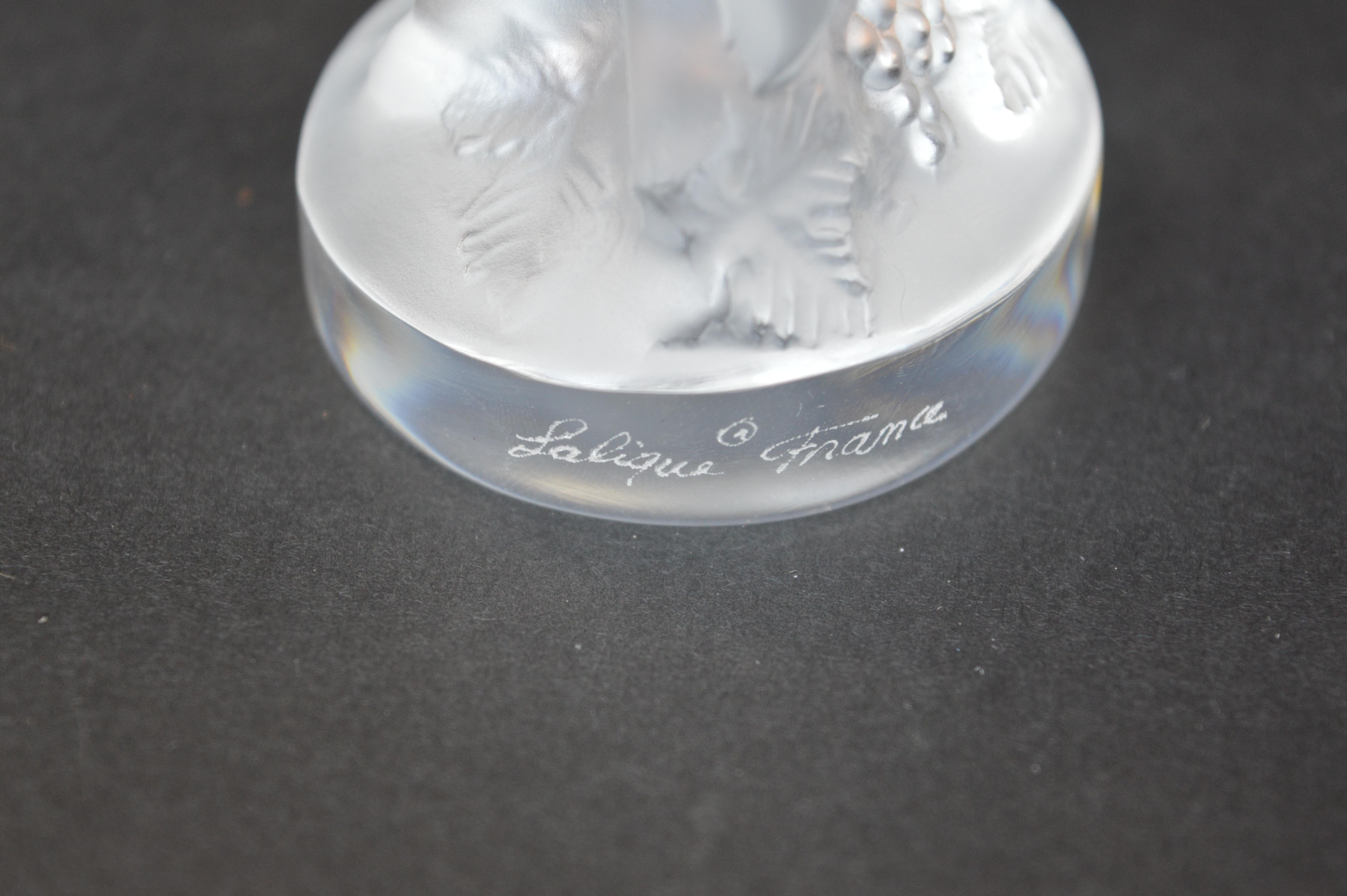 Kollektion von Figuren und einem Paar Kerzenständer von Lalique im Angebot 1