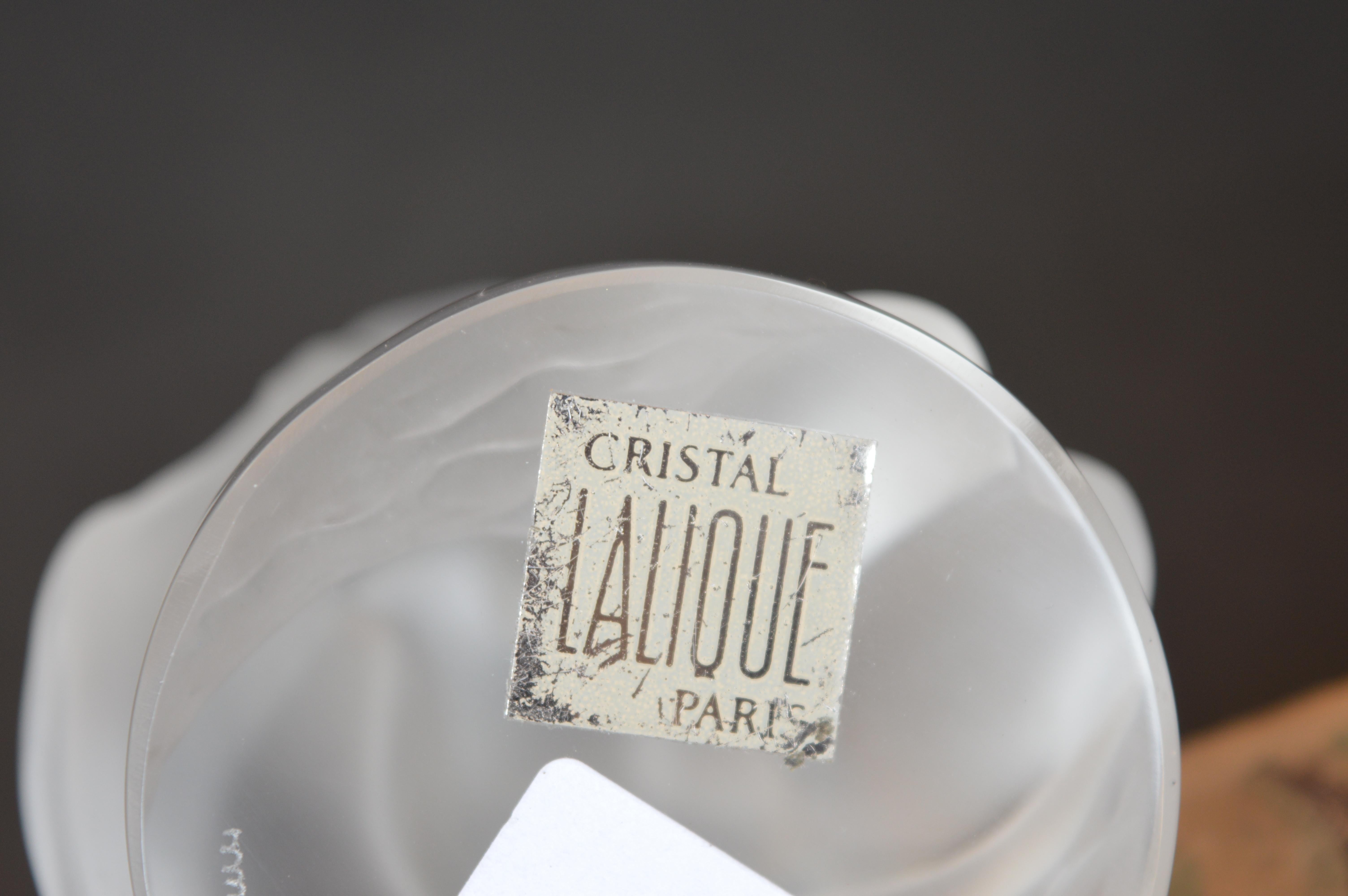 Kollektion von Figuren und einem Paar Kerzenständer von Lalique im Angebot 2