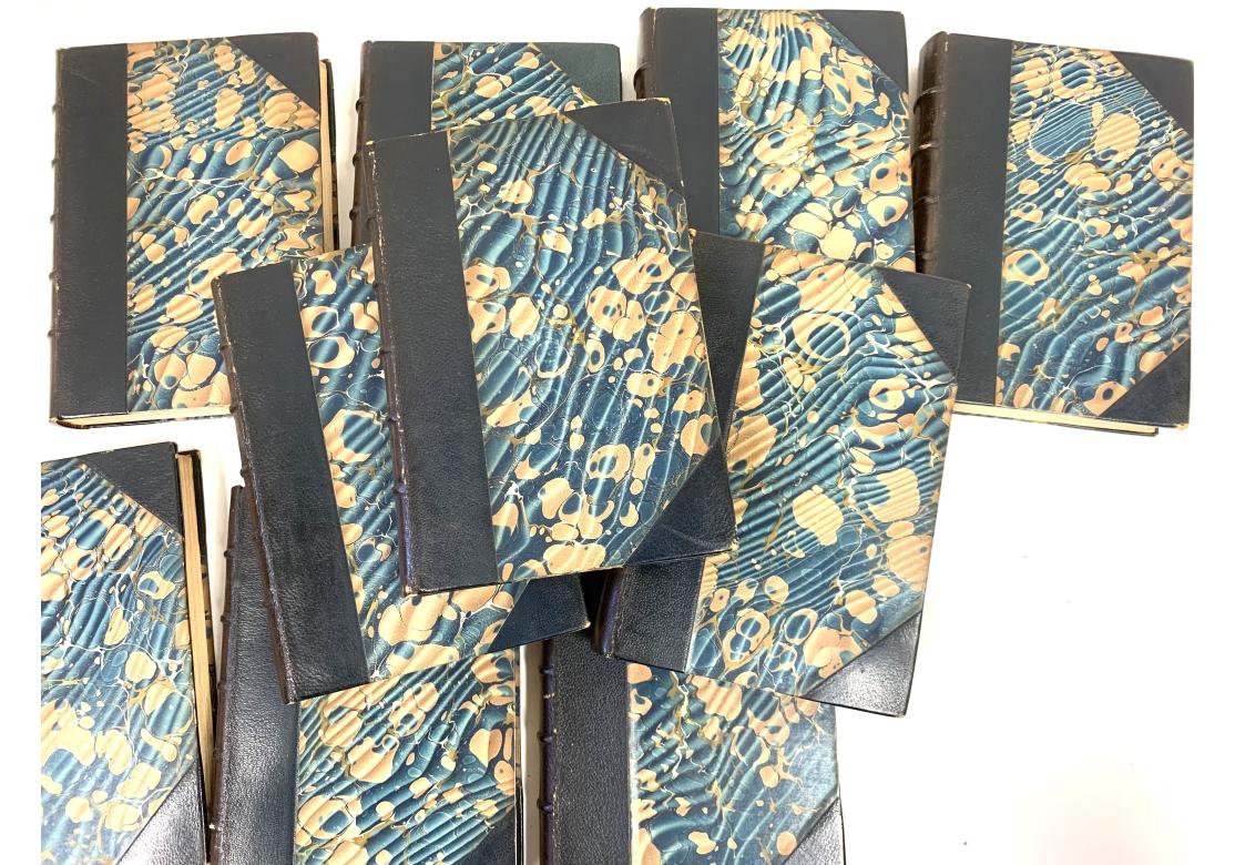 Collectional de livres anciens reliés en cuir, quatre ensembles en vente 7