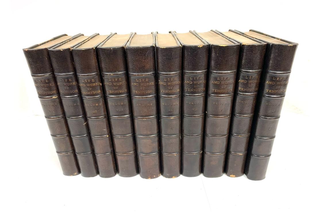 XIXe siècle Collectional de livres anciens reliés en cuir, quatre ensembles en vente