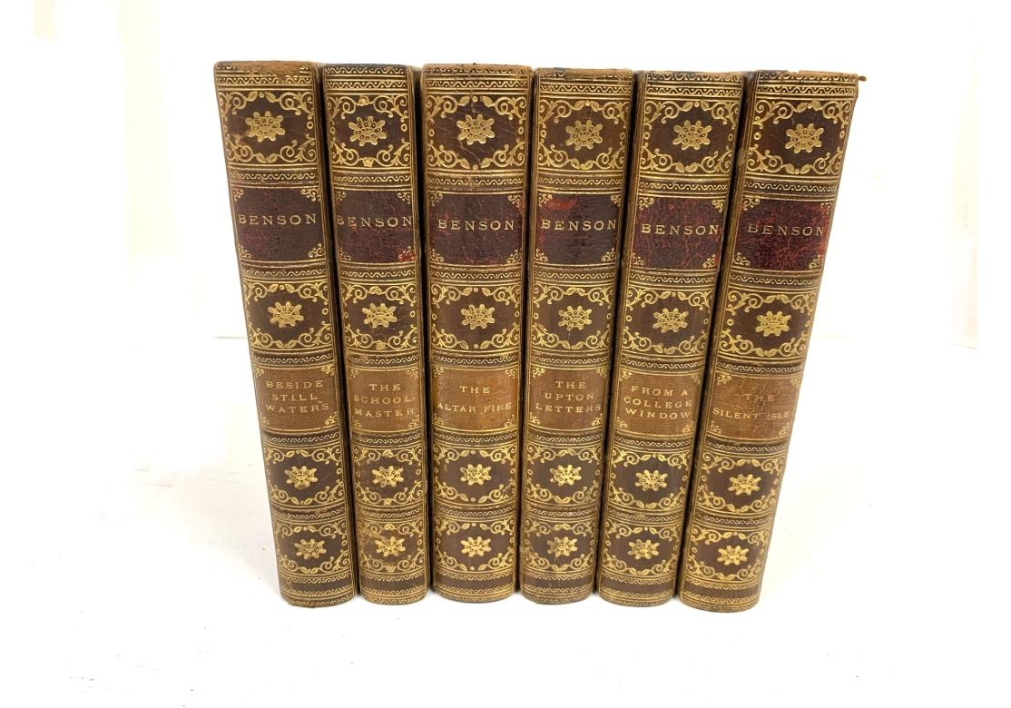 Collectional de livres anciens reliés en cuir, quatre ensembles en vente 2