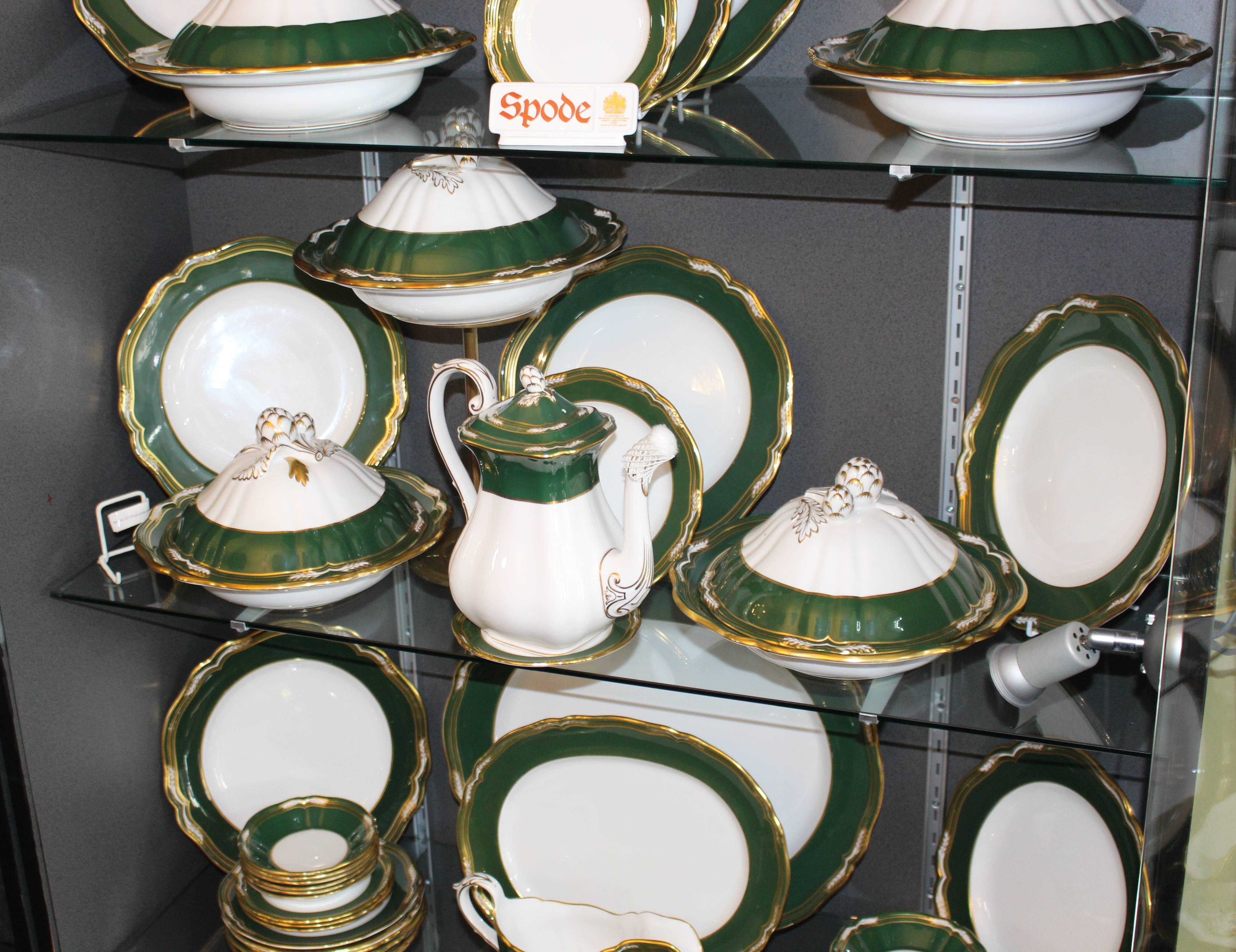 Collection of Fine Spode Harrogate China Dinner, Tea and Coffee For Sale 1