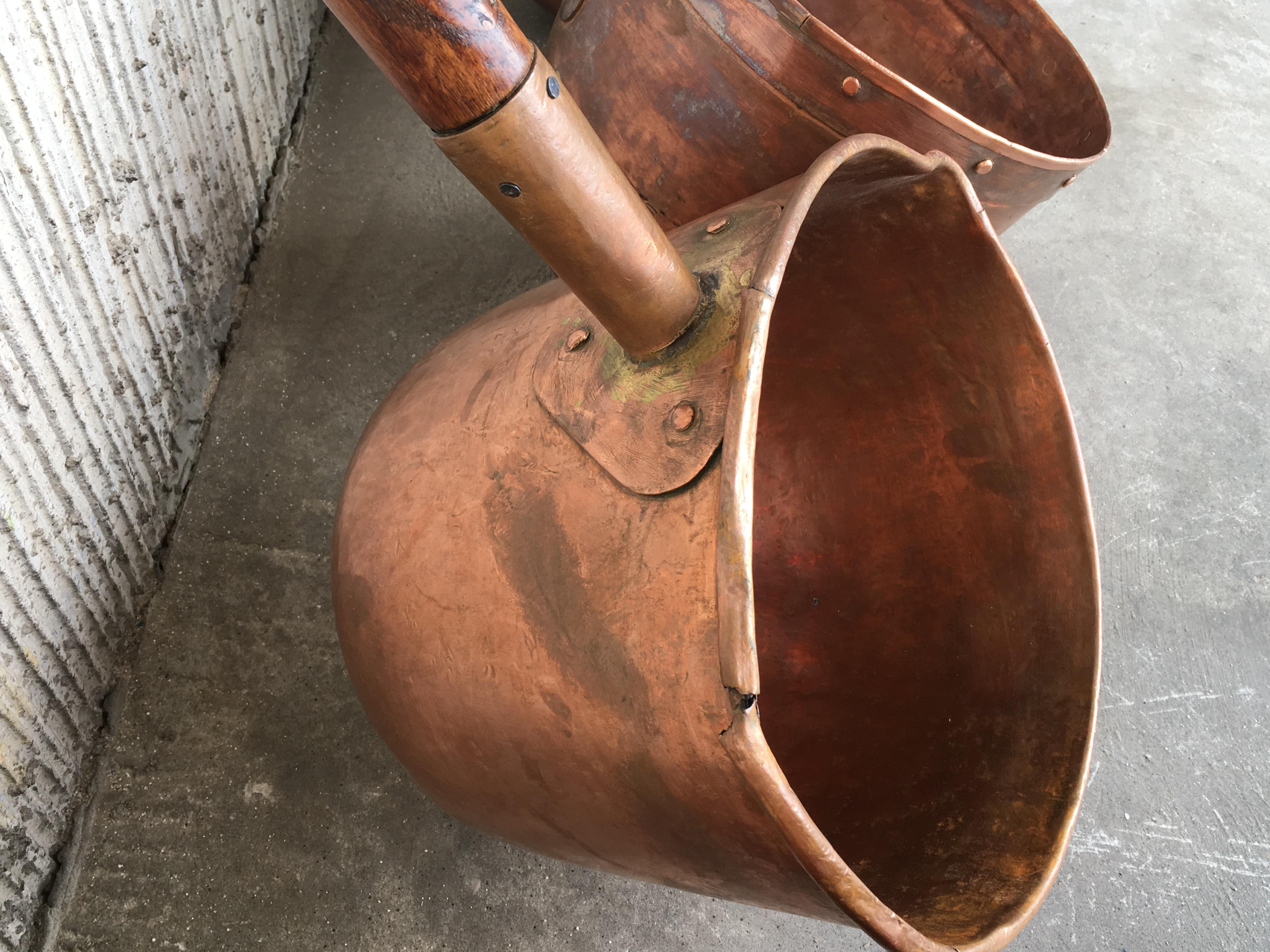 Collection of Five Antique Spanish Handmade and Forged Copper Cook Pans For Sale 1