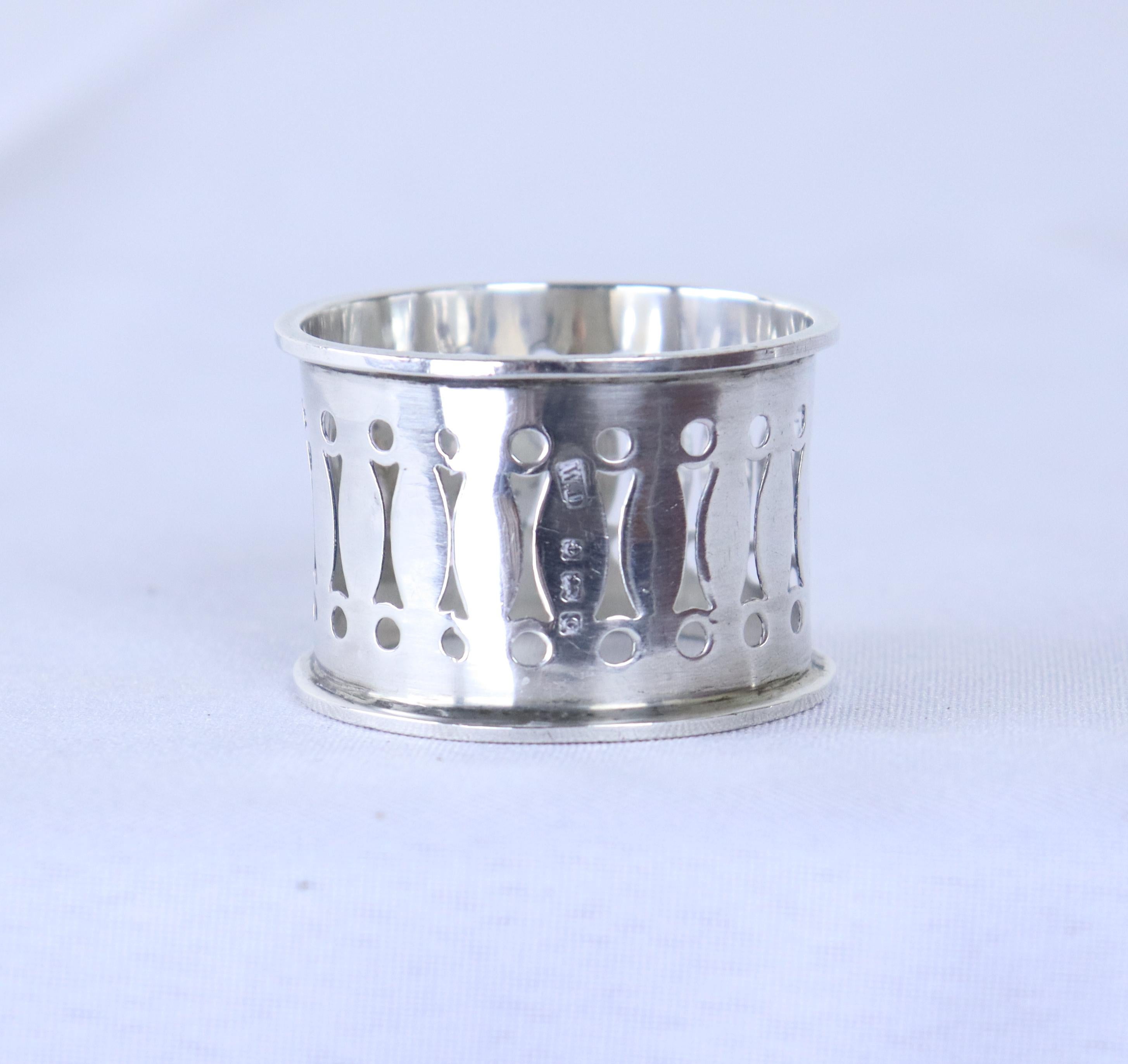 Collection of Five Assorted English Hallmarked Silver Napkin Rings, Birmingham In Good Condition For Sale In Port Chester, NY