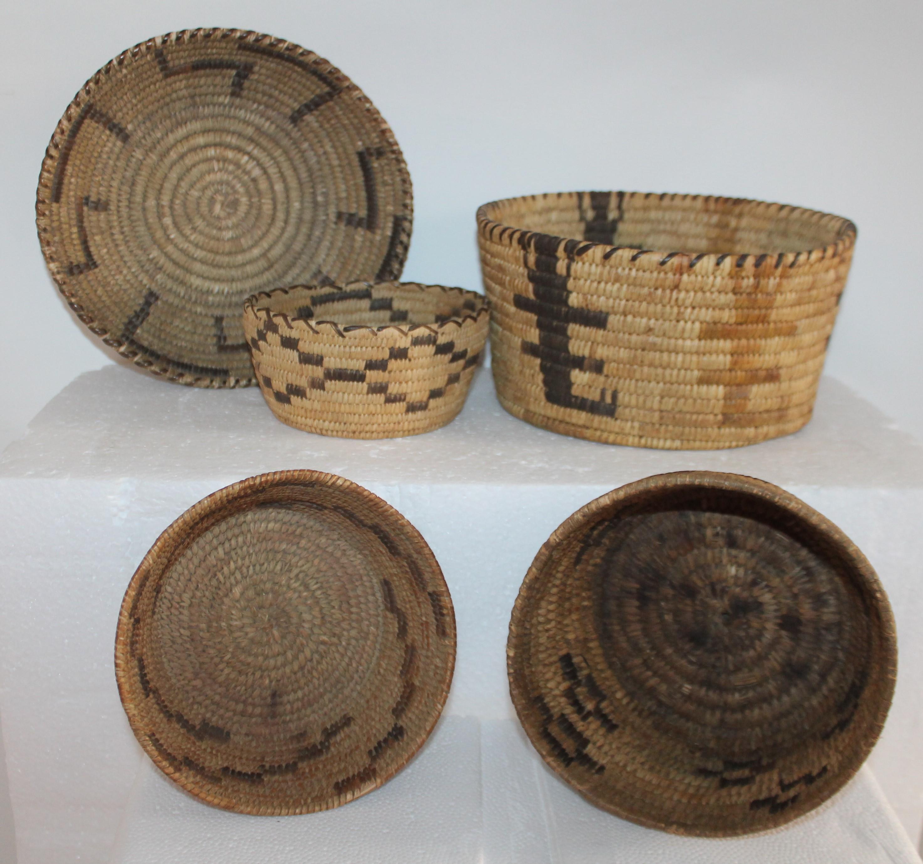 These mixed Pima & Papago baskets all in very good condition. The collection of five baskets are sold as a group.

Largest basket measures 9.5 diameter x 4.5 height
 
smallest basket measures 5.75 x 2.75.