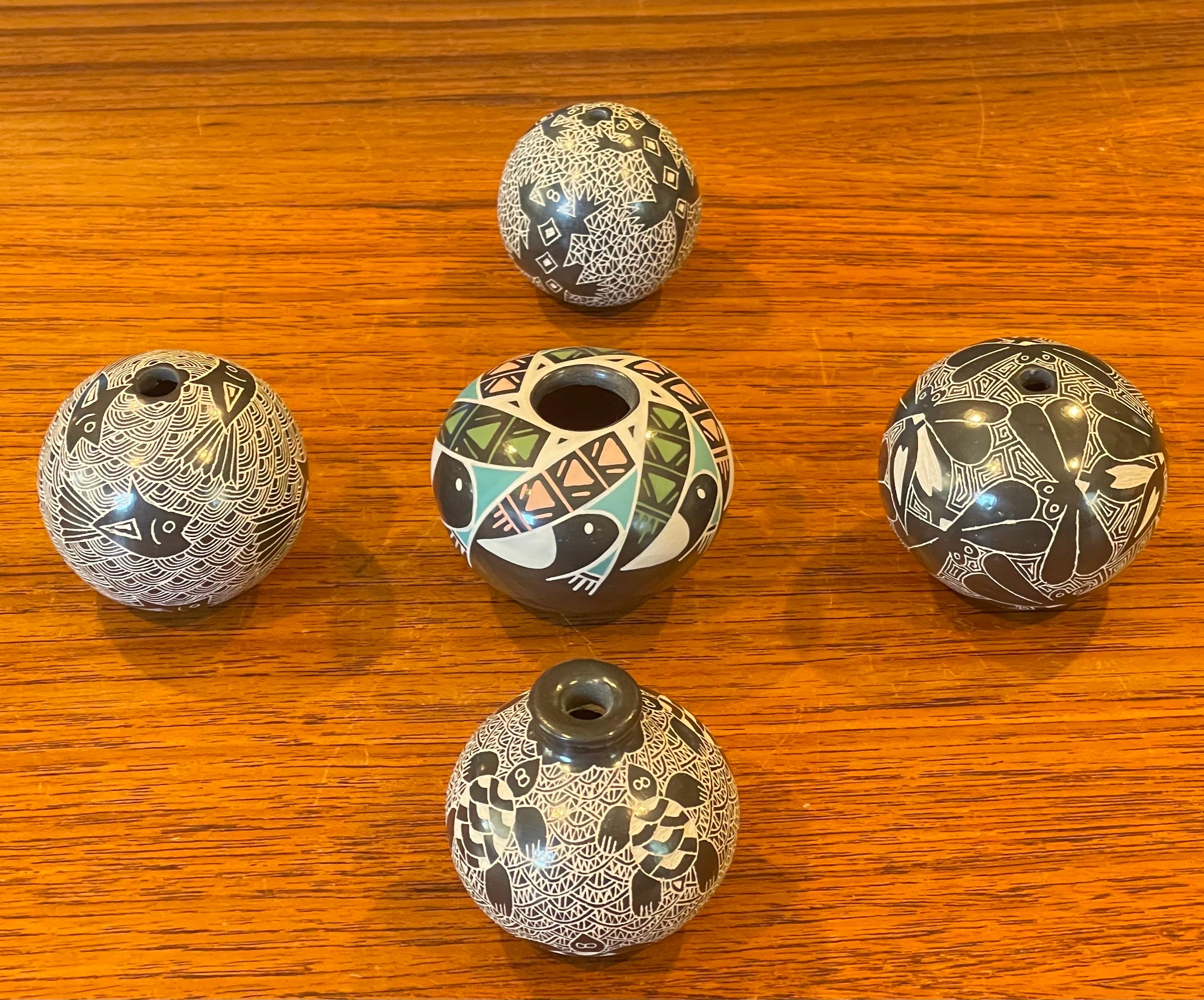 Native American Collection of Five Miniature Mata Ortiz Pottery Ollas / Seed Pots For Sale