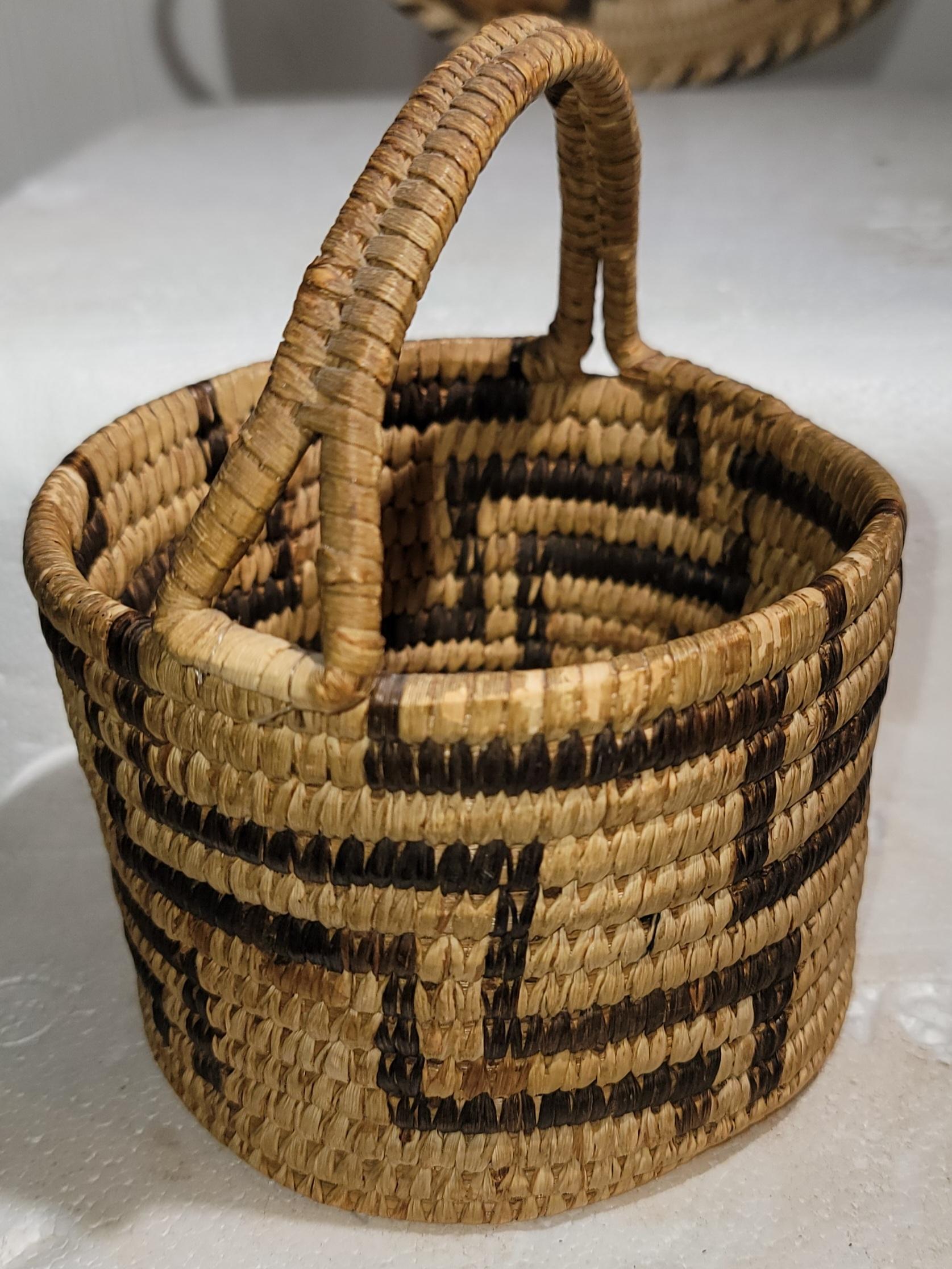 Collezione  di cinque cesti Papago in vendita 2