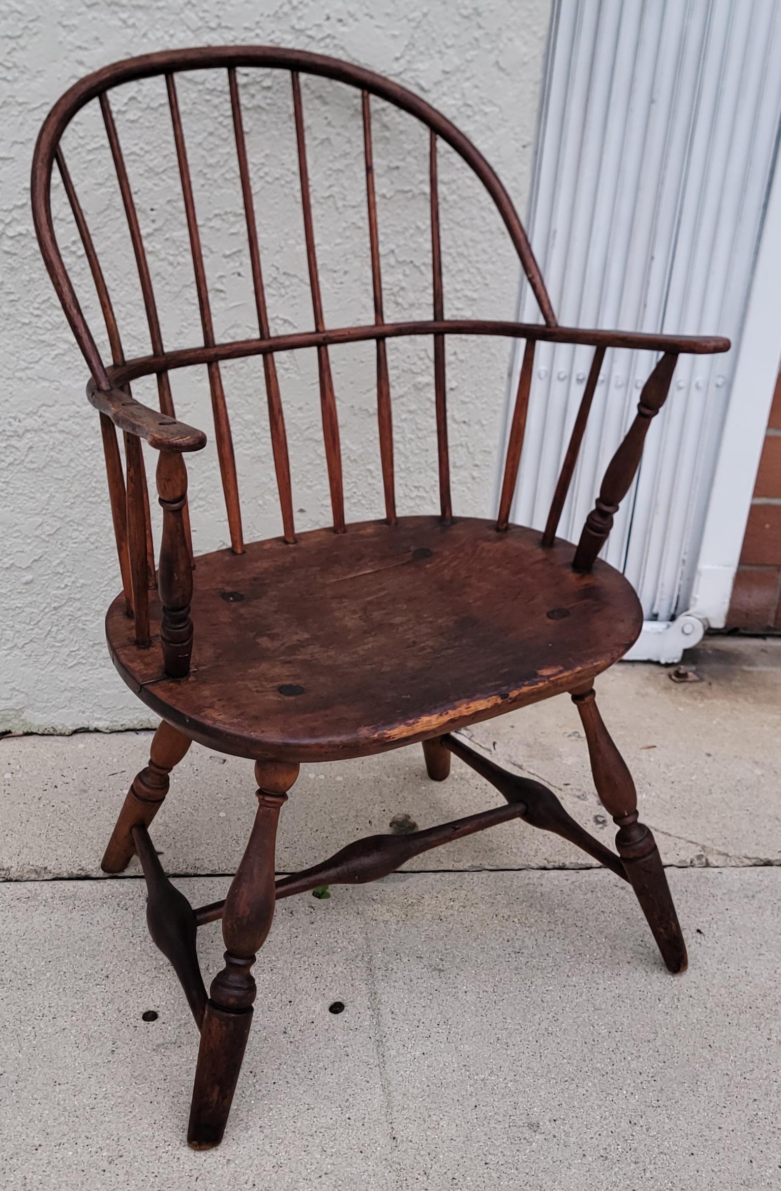 Collezione di quattro sedie Windsor a bracci estesi del XVIII e XIX secolo -4 in vendita 4