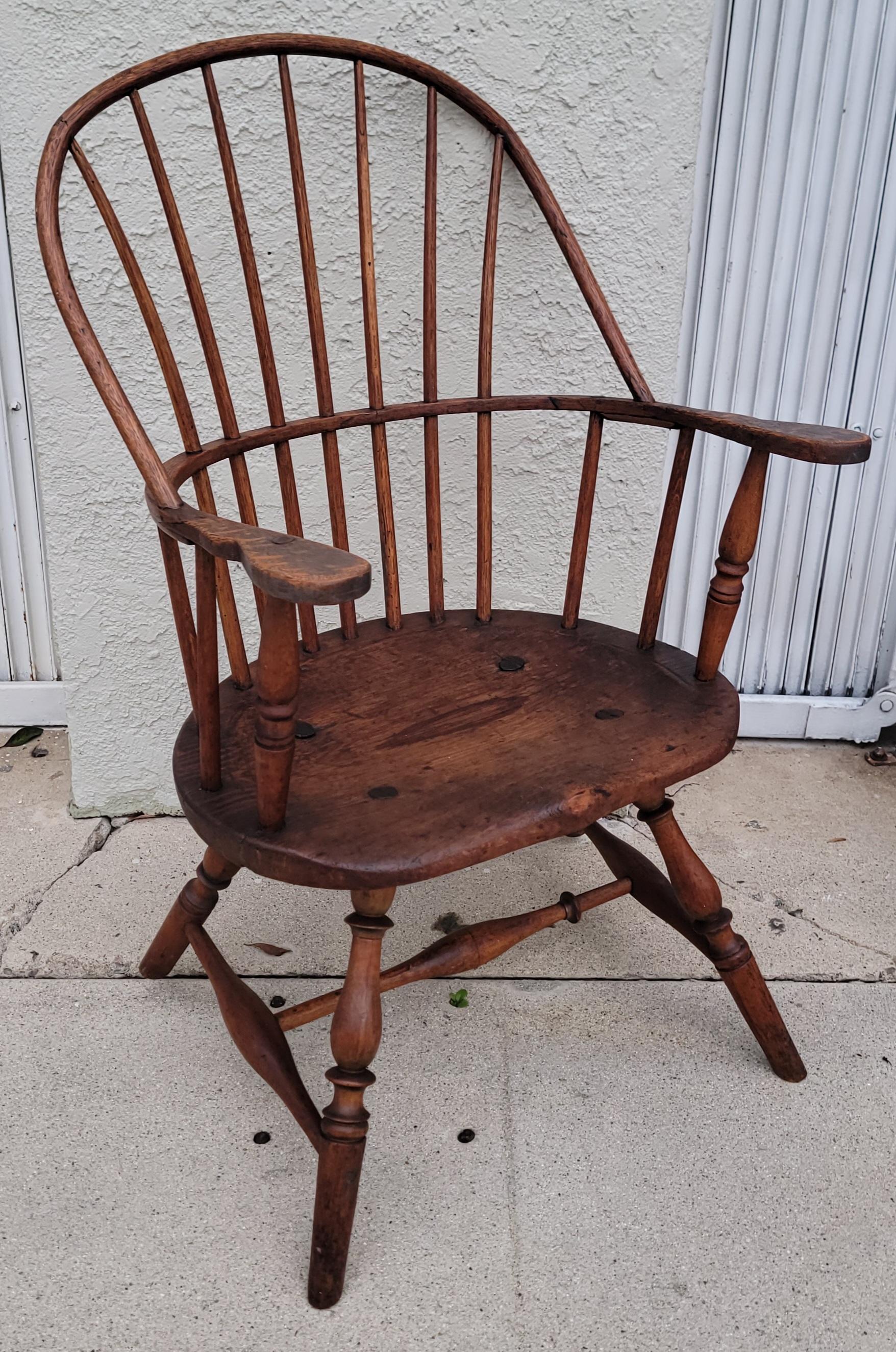 Collezione di quattro sedie Windsor a bracci estesi del XVIII e XIX secolo -4 in vendita 7