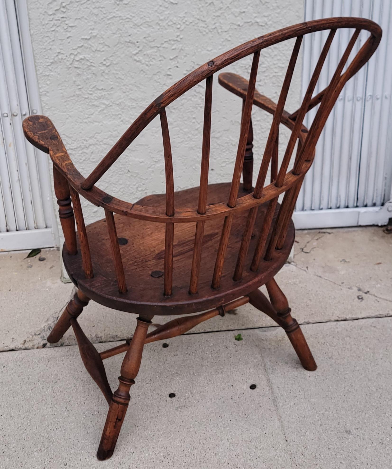 Collezione di quattro sedie Windsor a bracci estesi del XVIII e XIX secolo -4 in vendita 9