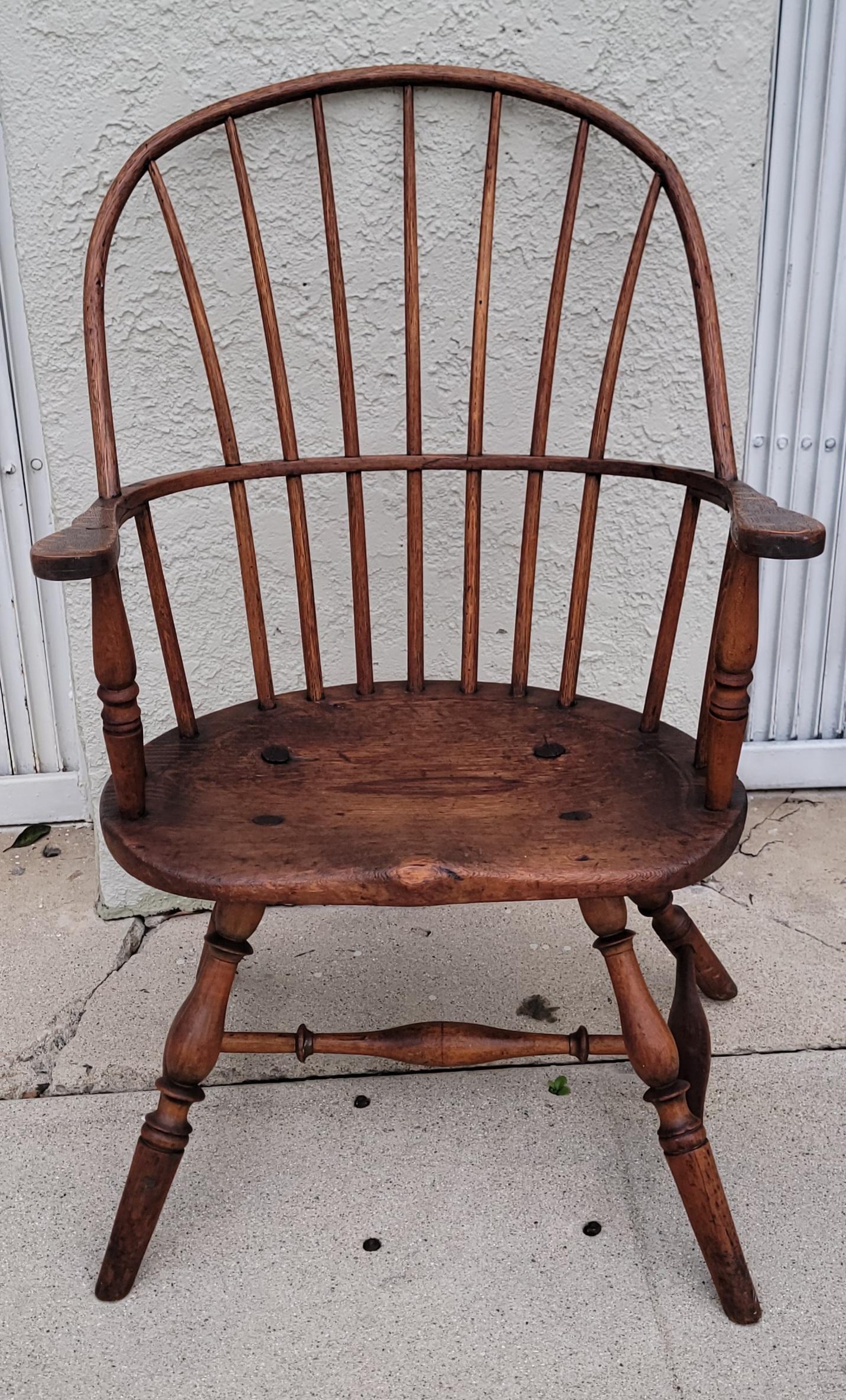 Collezione di quattro sedie Windsor a bracci estesi del XVIII e XIX secolo -4 in vendita 10