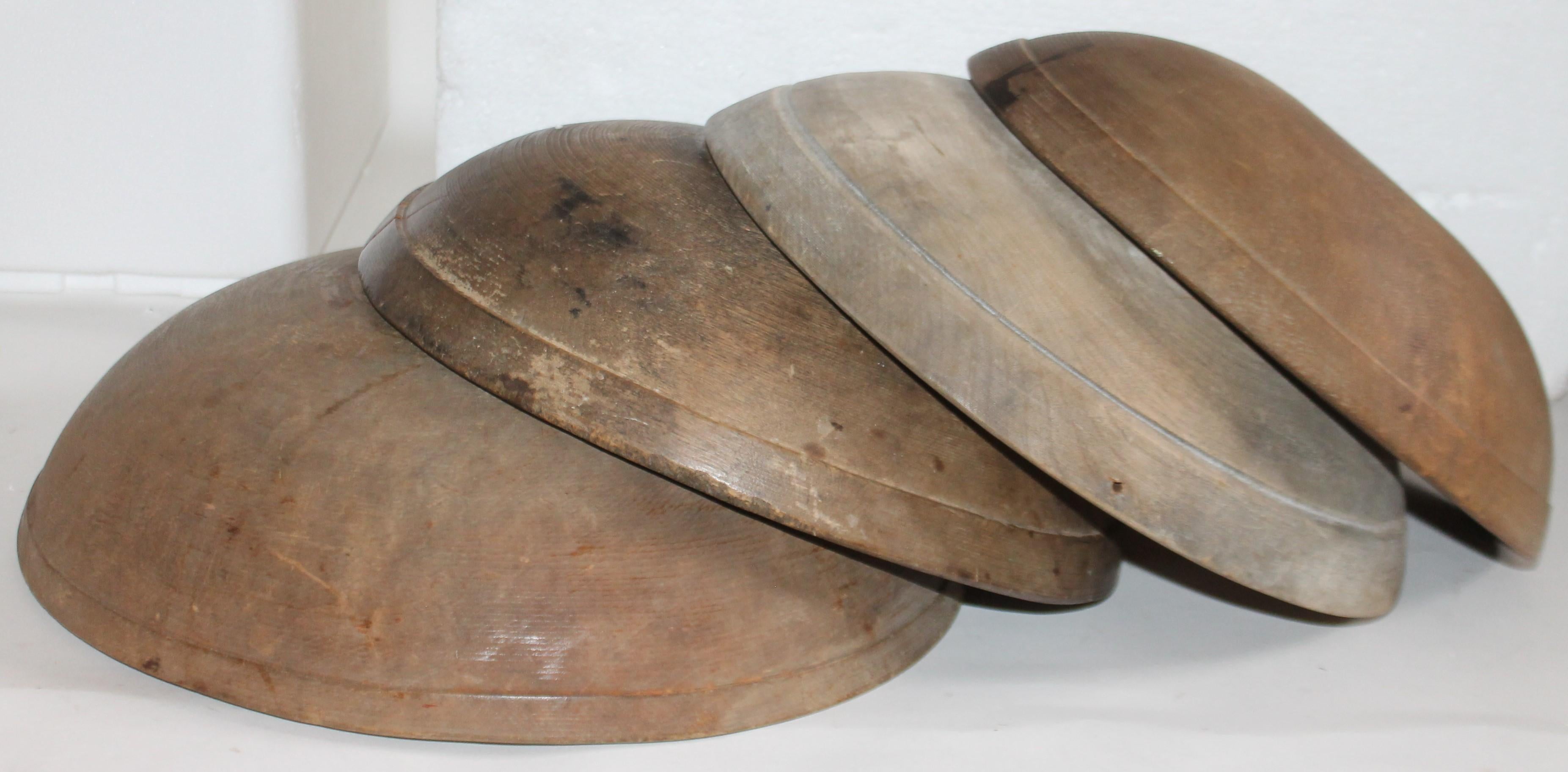 Collection of four butter bowls in good condition from Pennsylvania.
Smallest bowl measures:
12 x 3
Medium bowls measure:
13 x 3
Largest oval bowl measures:
14 x 15 x 4.