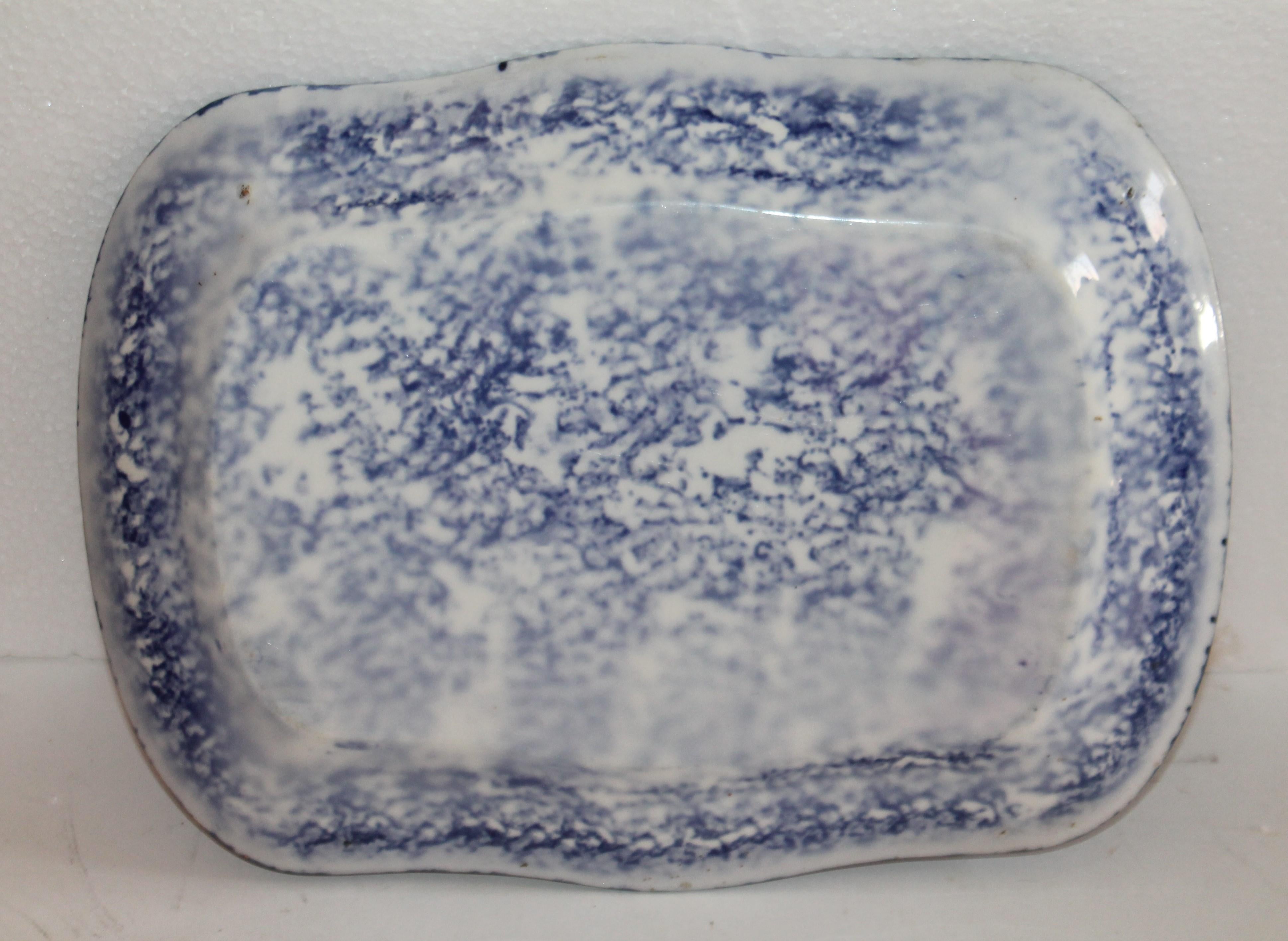 Collection of Four 19th Century Sponge Ware Serving Platters For Sale 2