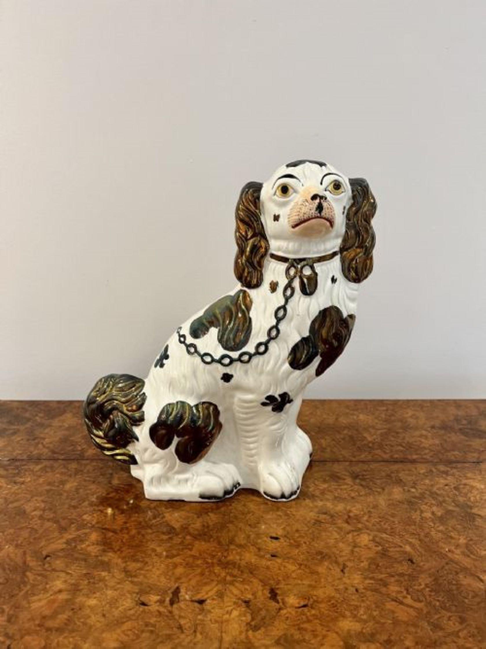 Kollektion von vier handbemalten Staffordshire-Hunden in antiker Qualität  (Keramik) im Angebot