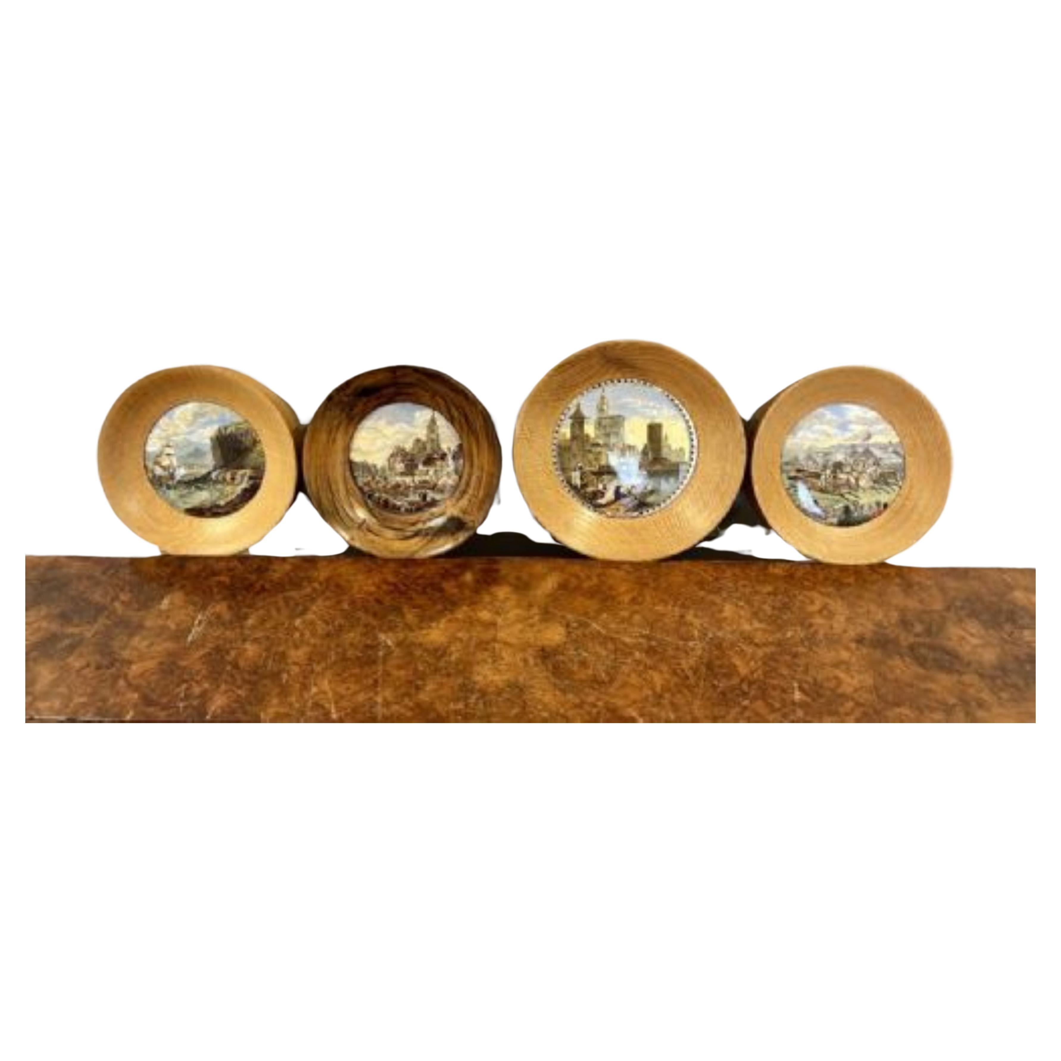 Collection de quatre couvercles de pot anciens de qualité victorienne  en vente