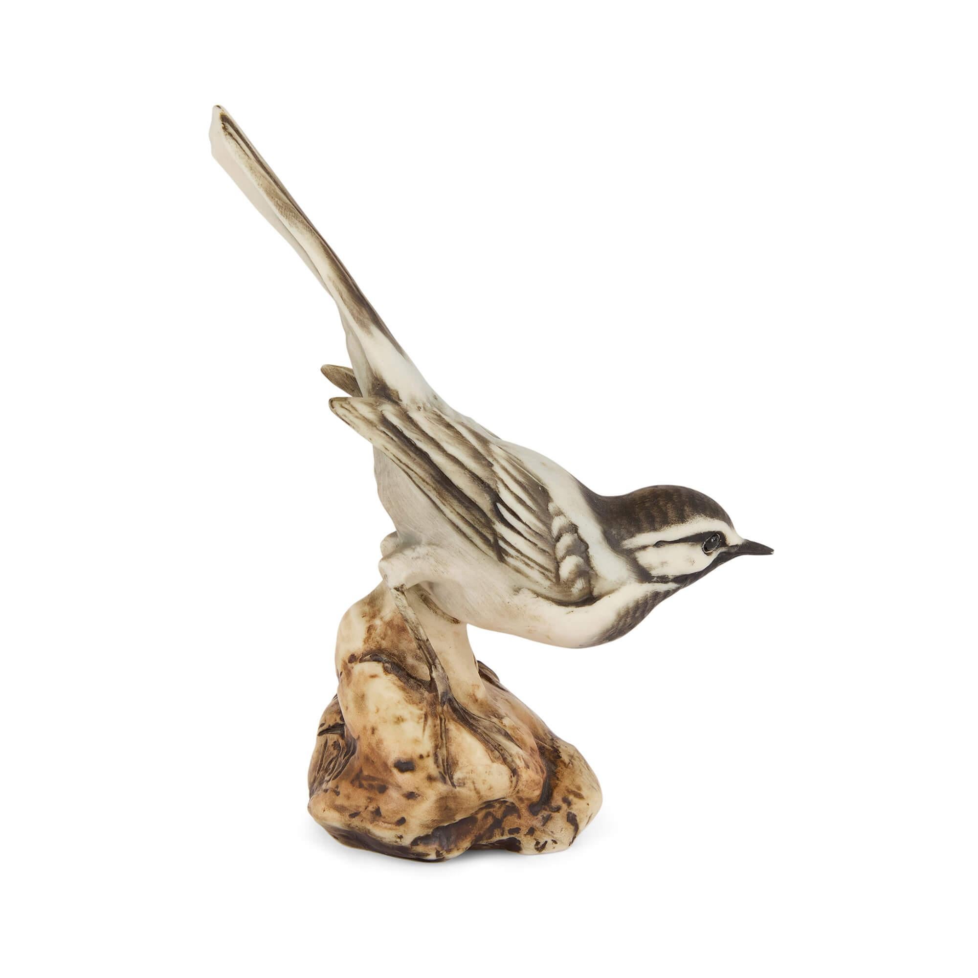 Porcellana Collection'S di quattro modelli di uccelli di porcellana continentale in vendita
