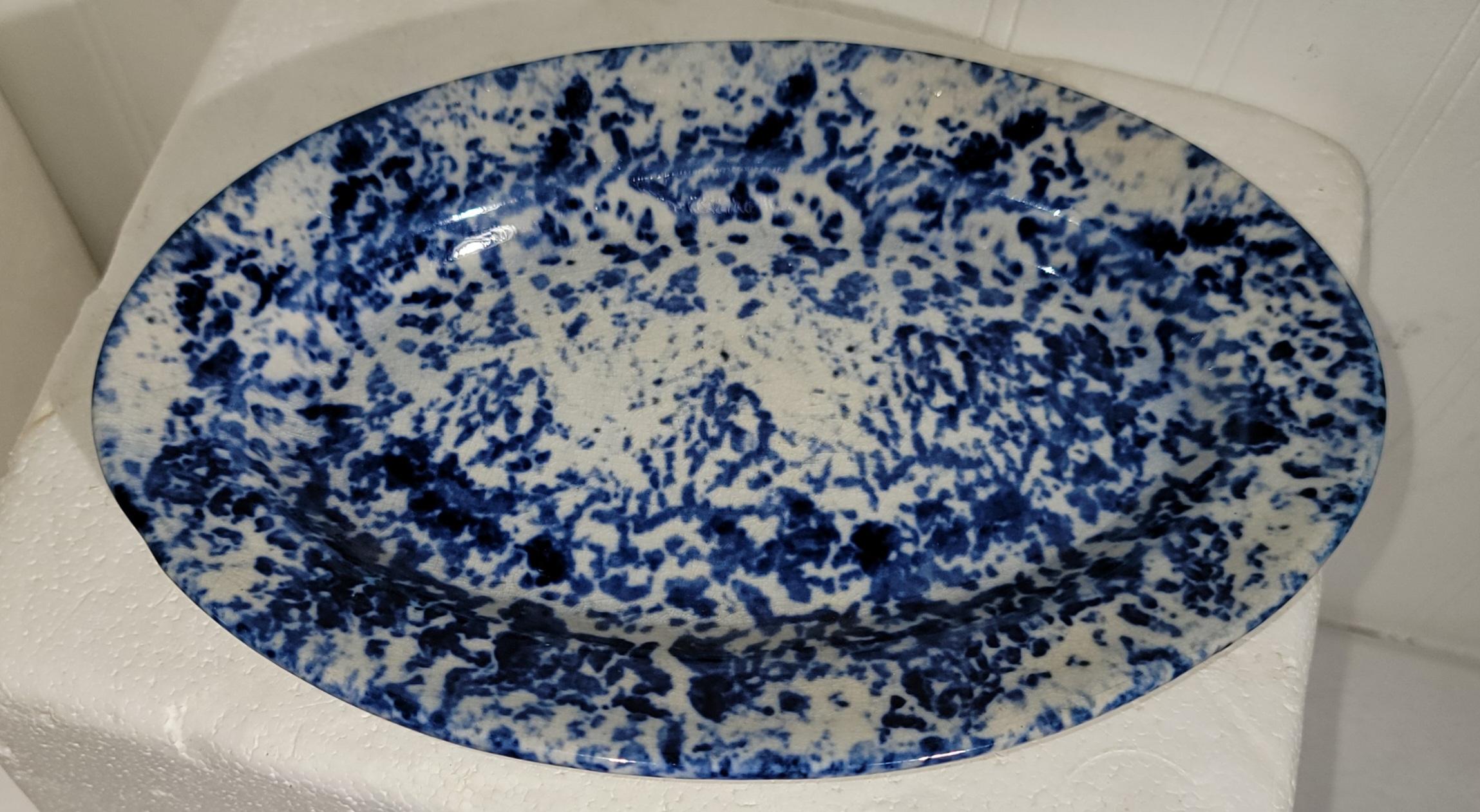 Collection of Four Oval Sponge Ware  Platters In Good Condition For Sale In Los Angeles, CA