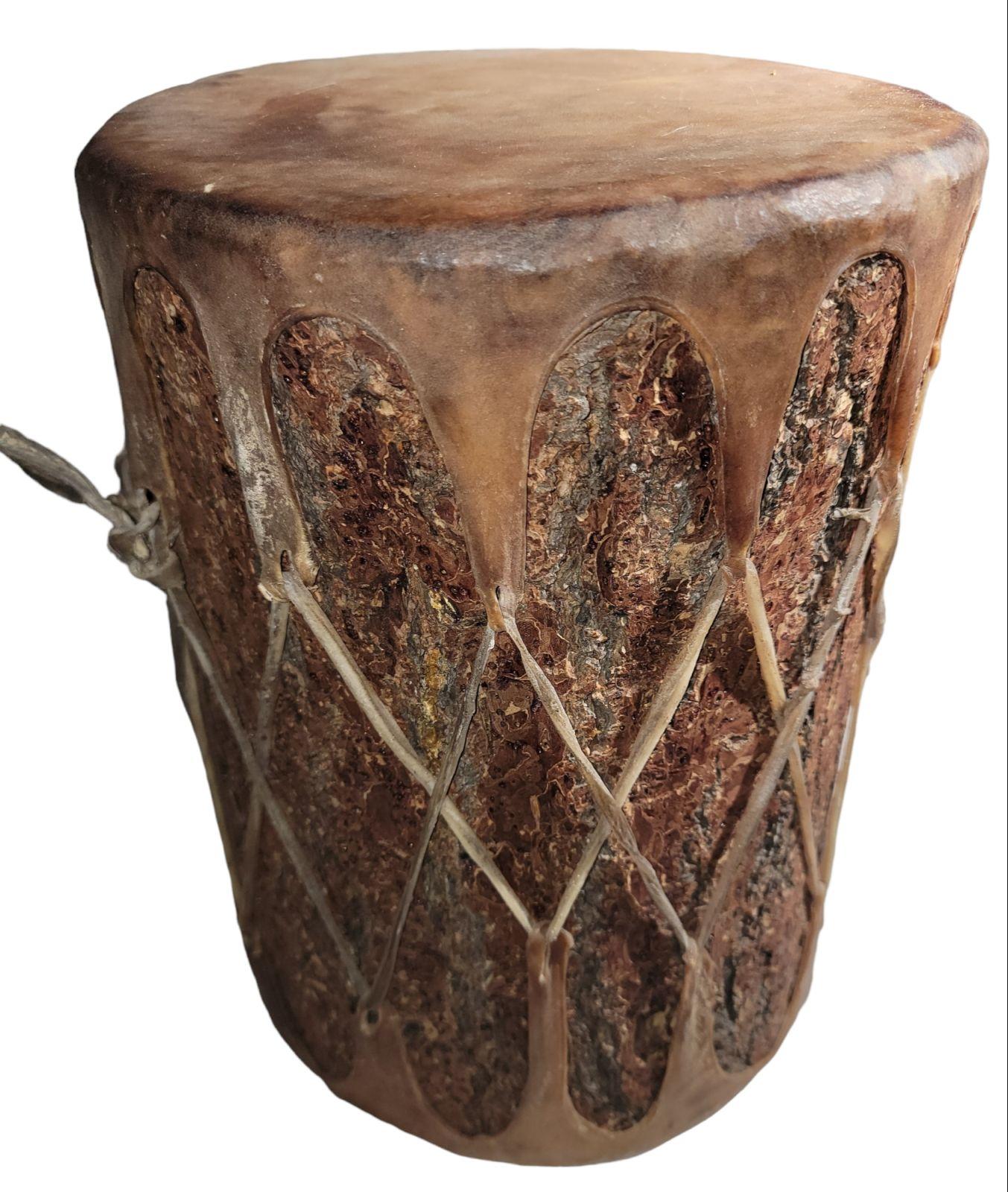 Collection de quatre tambours indiens de cérémonie Pueblo Bon état - En vente à Los Angeles, CA
