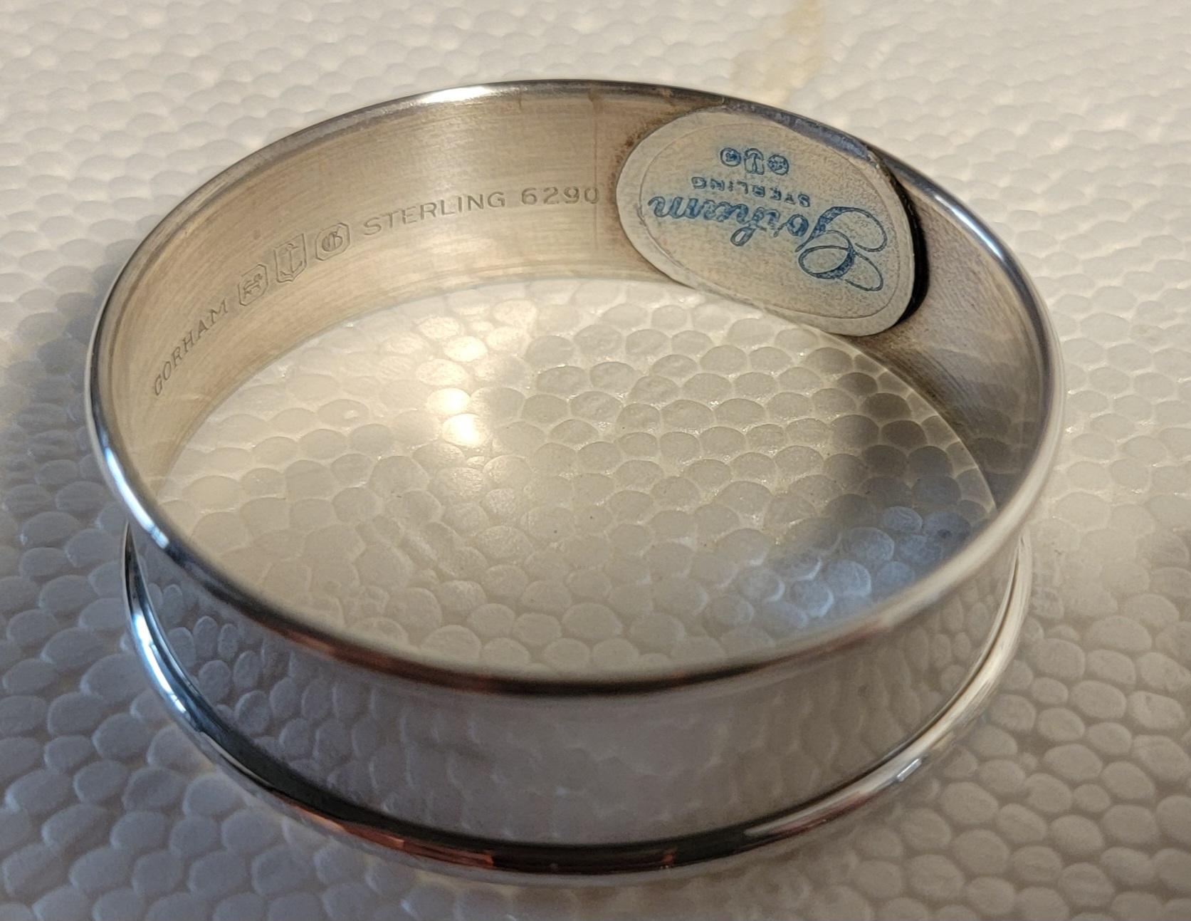 Collection'S mit vier Sterling-Serviettenhaltern -4 (Moderne) im Angebot