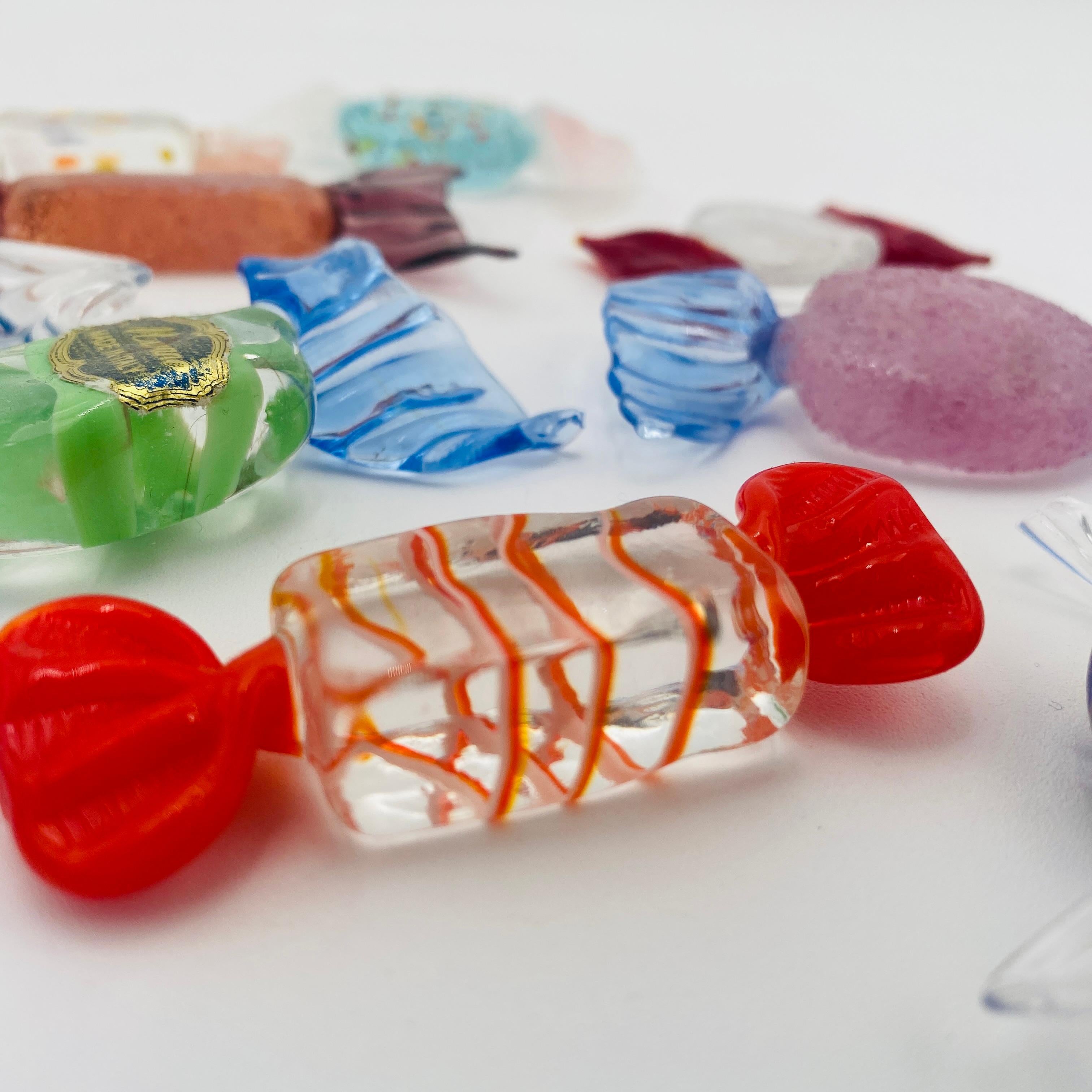 Collection'S di quattordici caramelle incartate in vetro artistico di Murano 1960s 6