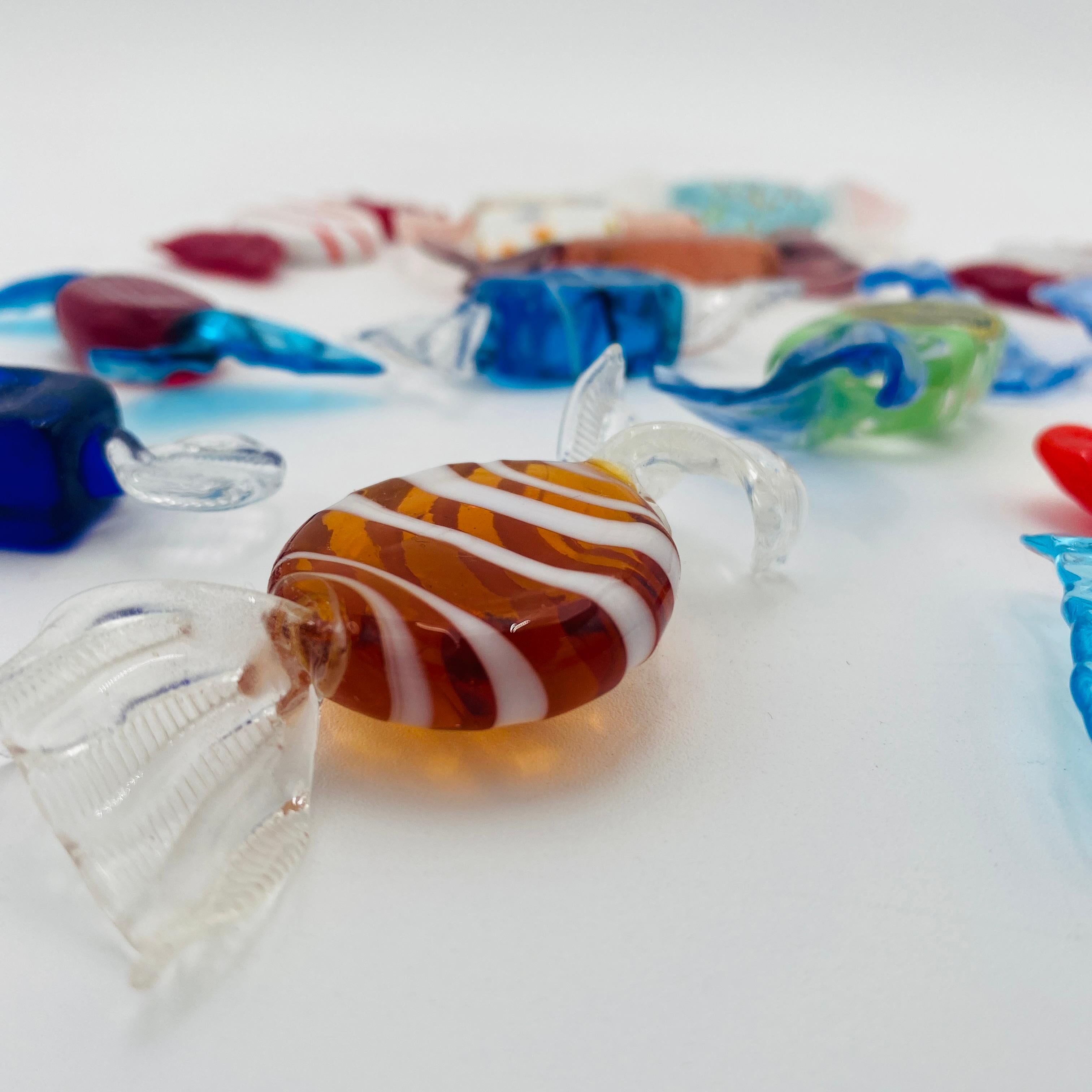 Collection'S di quattordici caramelle incartate in vetro artistico di Murano 1960s 7