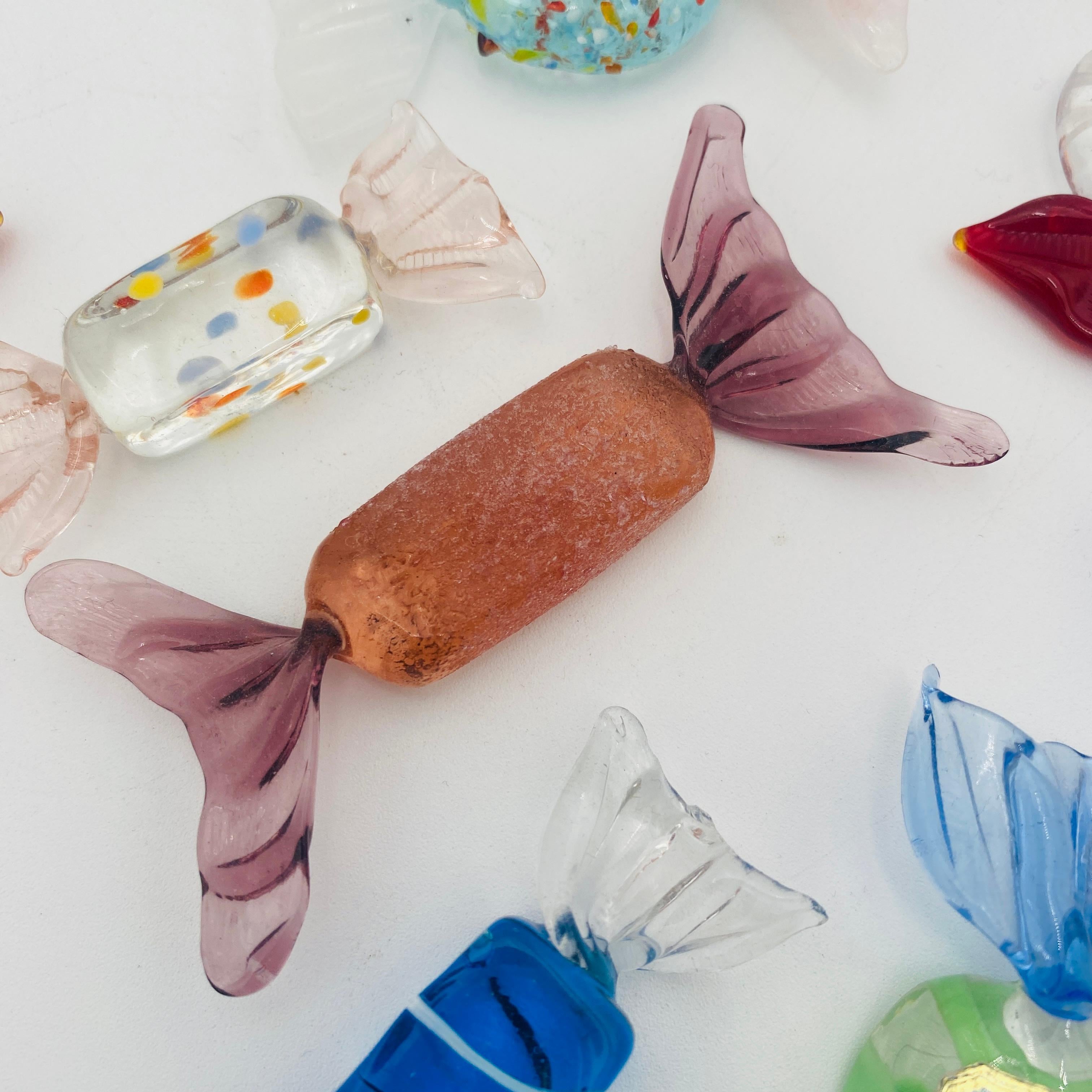 Vetro di Murano Collection'S di quattordici caramelle incartate in vetro artistico di Murano 1960s
