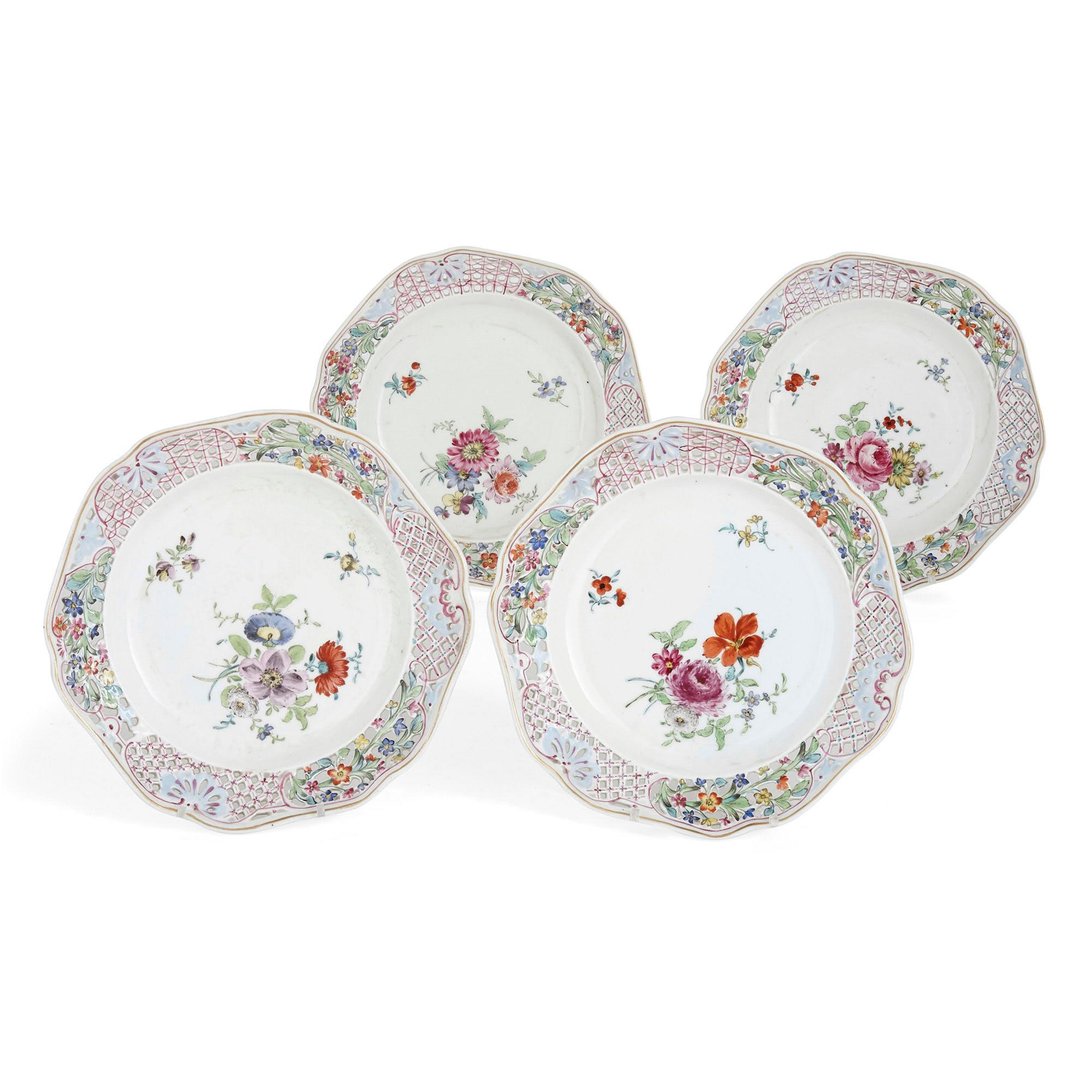 Rococo Collection de quatorze assiettes en porcelaine de différents fabricants allemands en vente