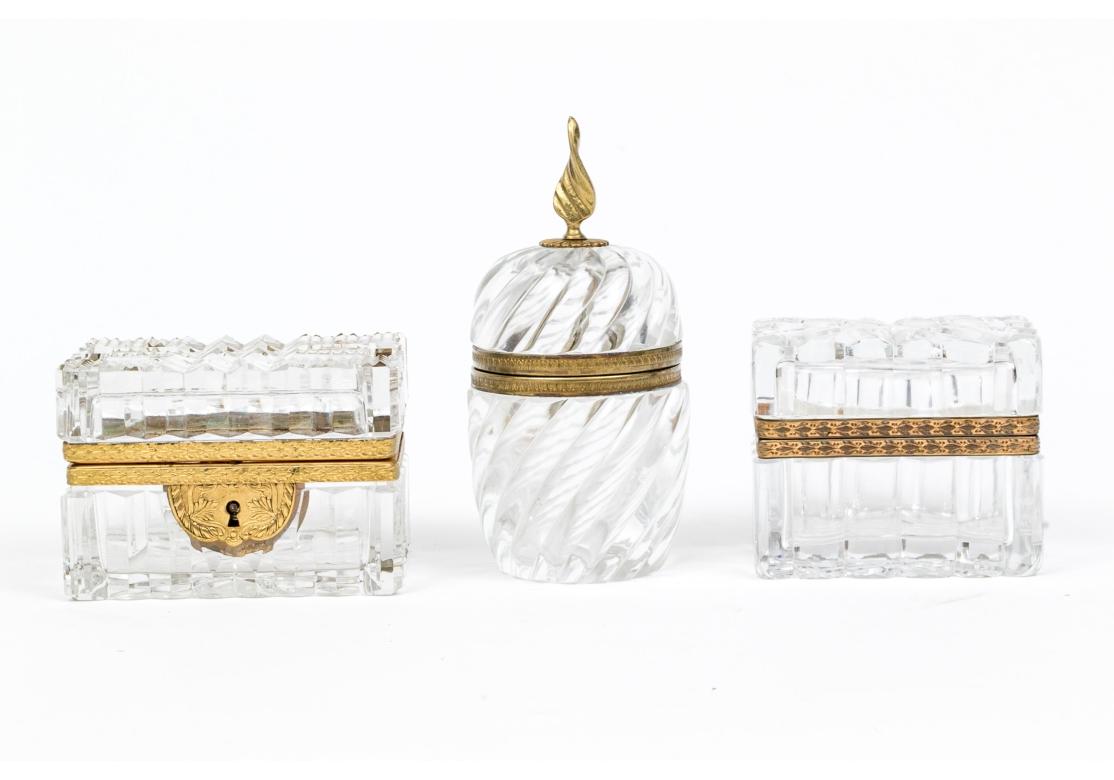 20ième siècle Collection de boîtes à couvercle à charnières en cristal français et allemand en vente