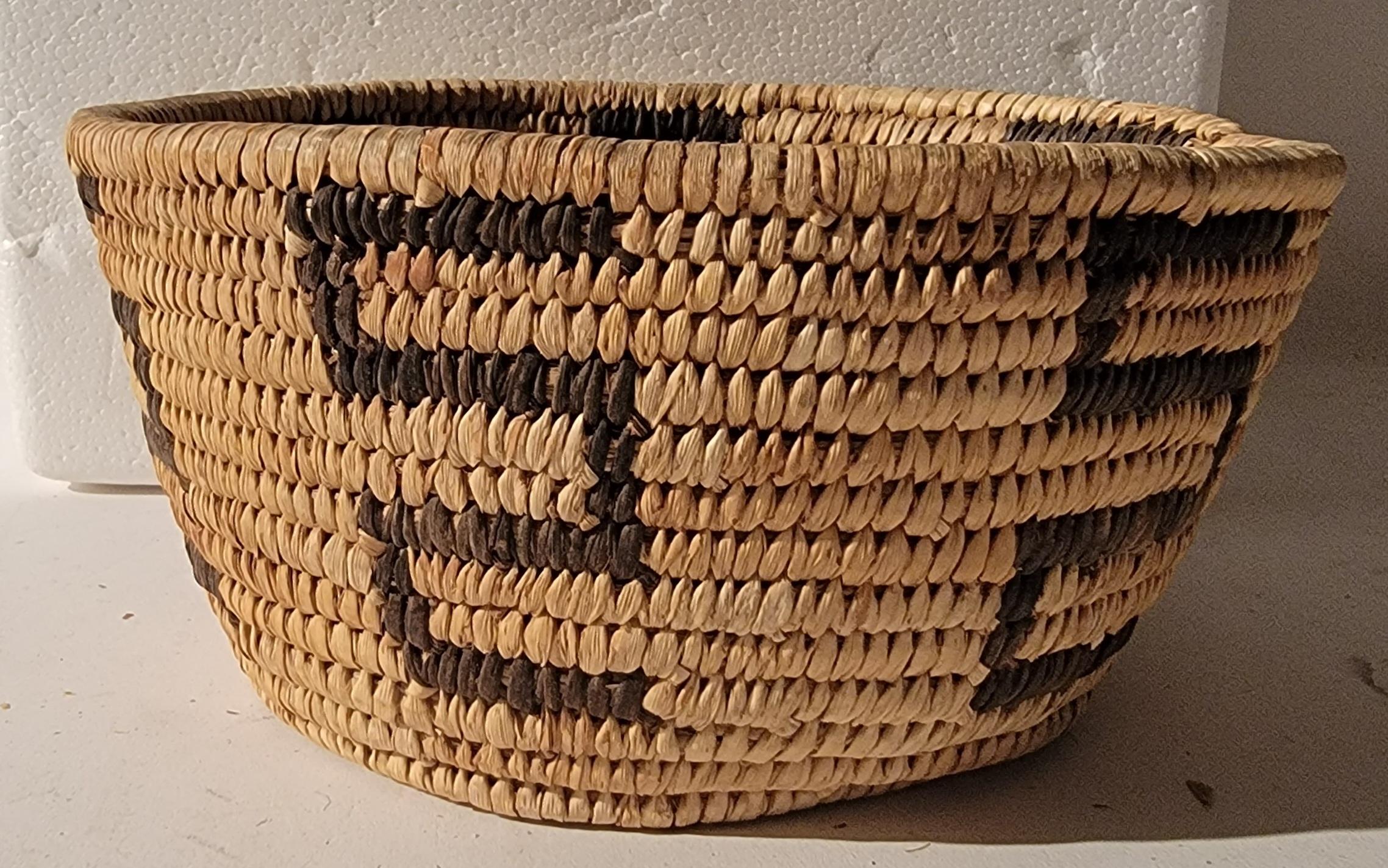 Collection of Geometric Pima Indian Baskets -4 For Sale 5