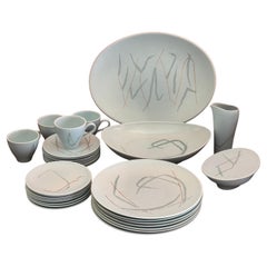 Kollektion von "Grass" Geschirr von Russel Wright für Knowles - 32 Pieces