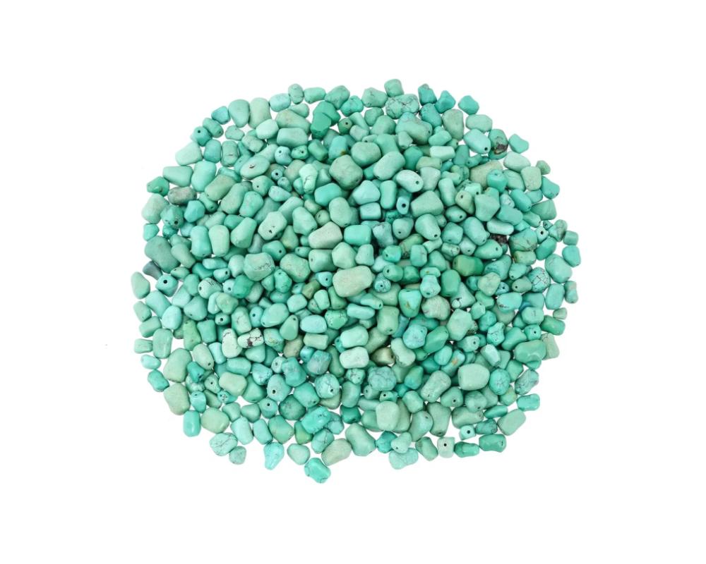 Taglio rotondo Collection'S di enormi perline di turchese verde traforato in vendita