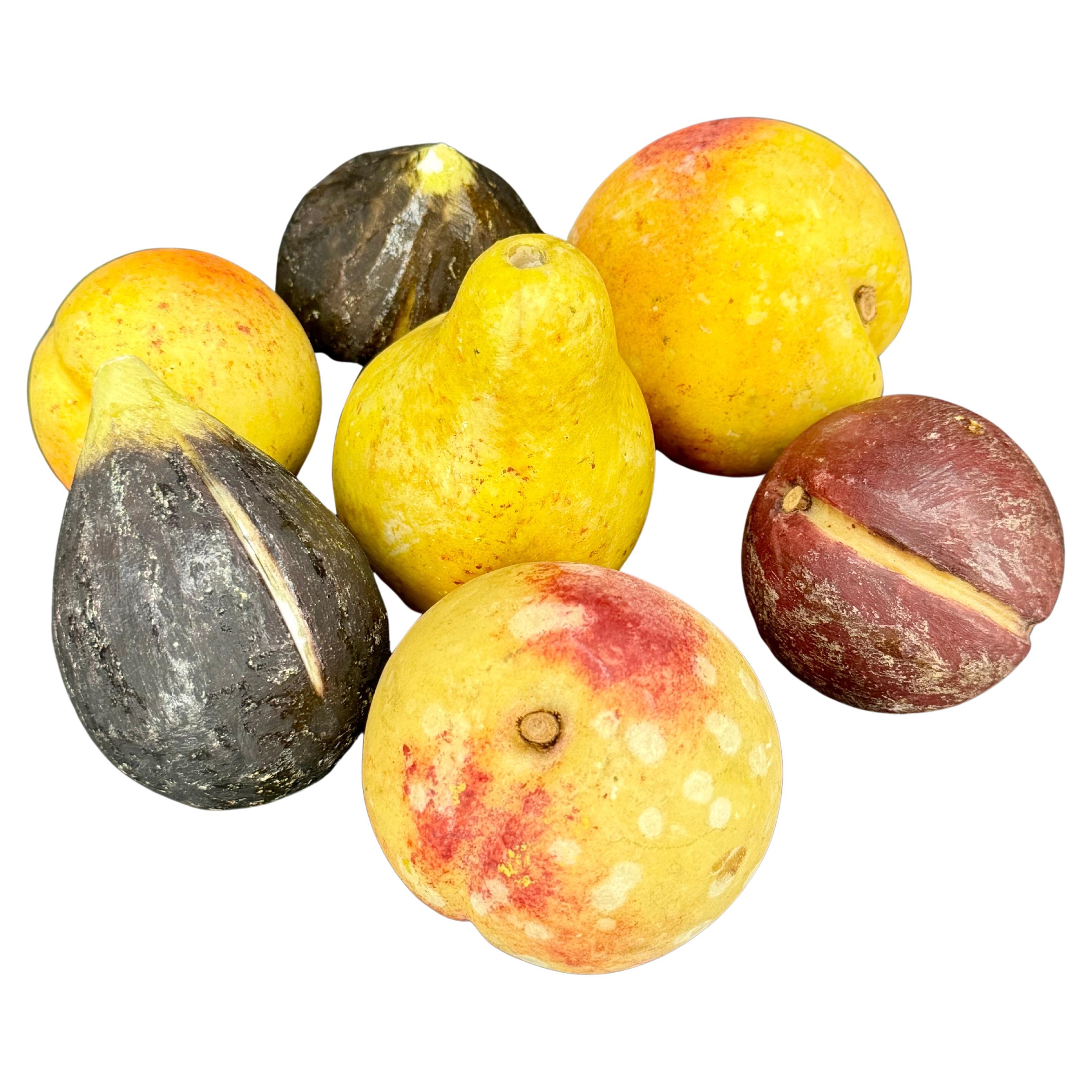 Collection de compotes italiennes de fruits en marbre et albâtre
