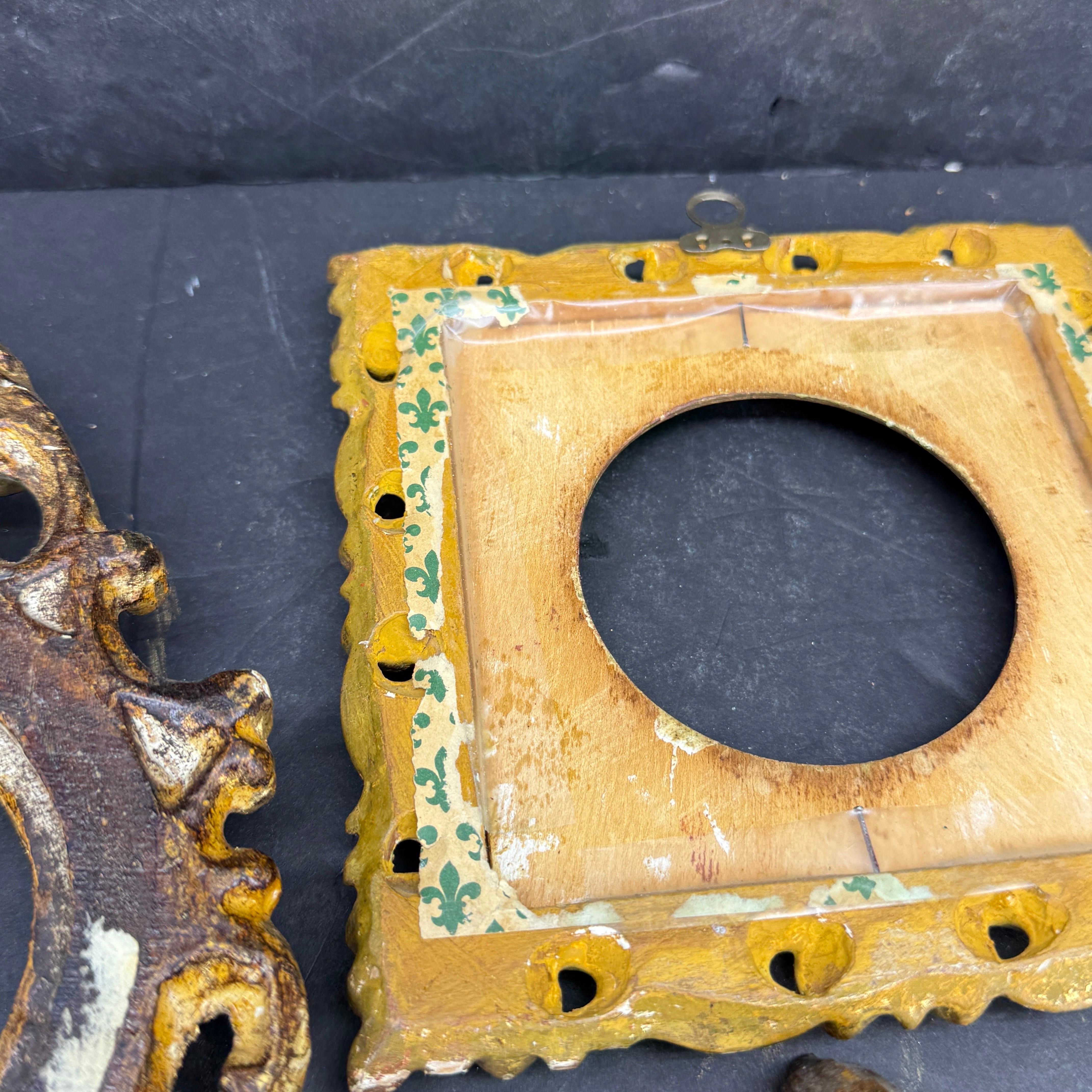 Collection of Italian Florentine Gilt Wood Art Frames Circa 1950's in vendita 2