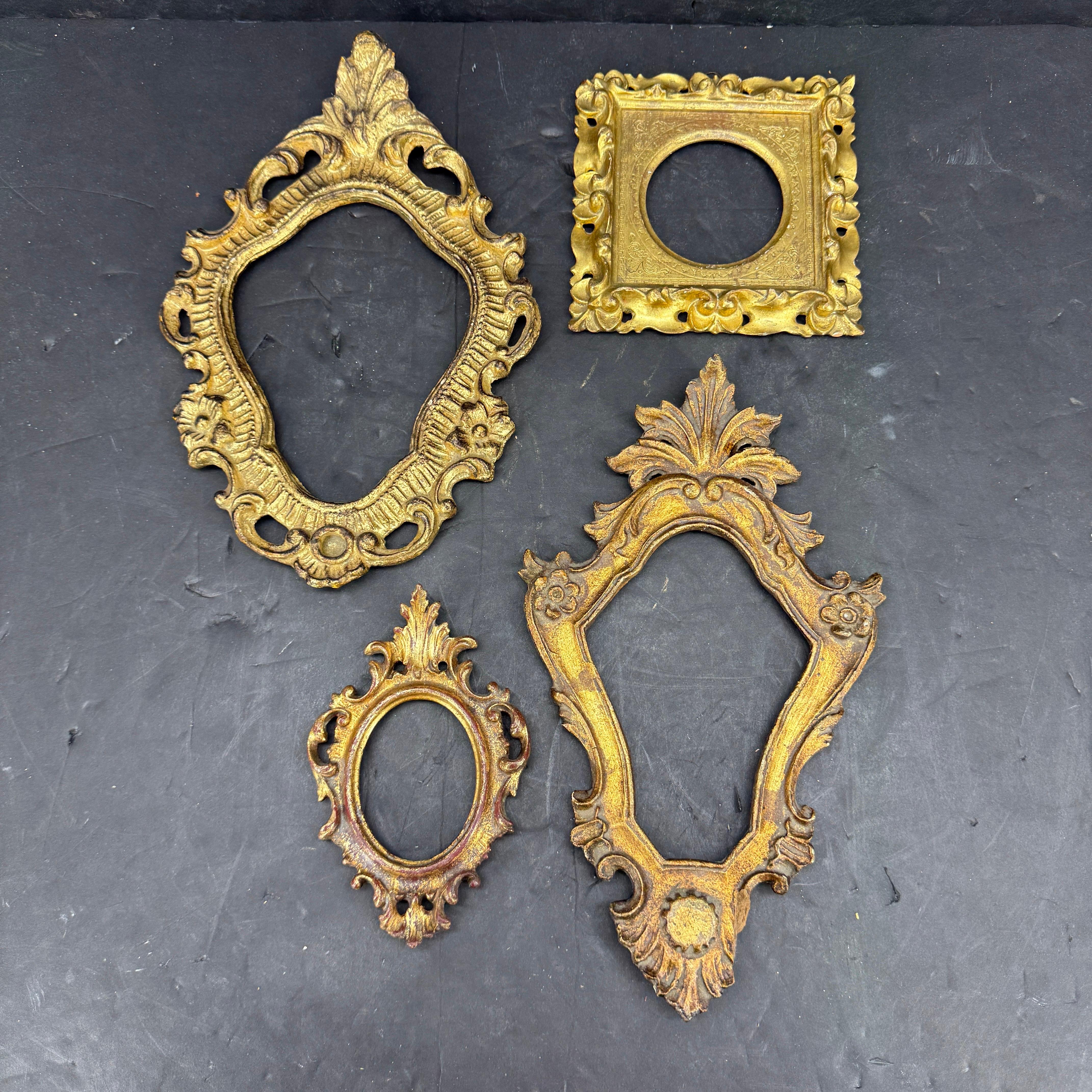 Mid-Century moderno Collection of Italian Florentine Gilt Wood Art Frames Circa 1950's in vendita