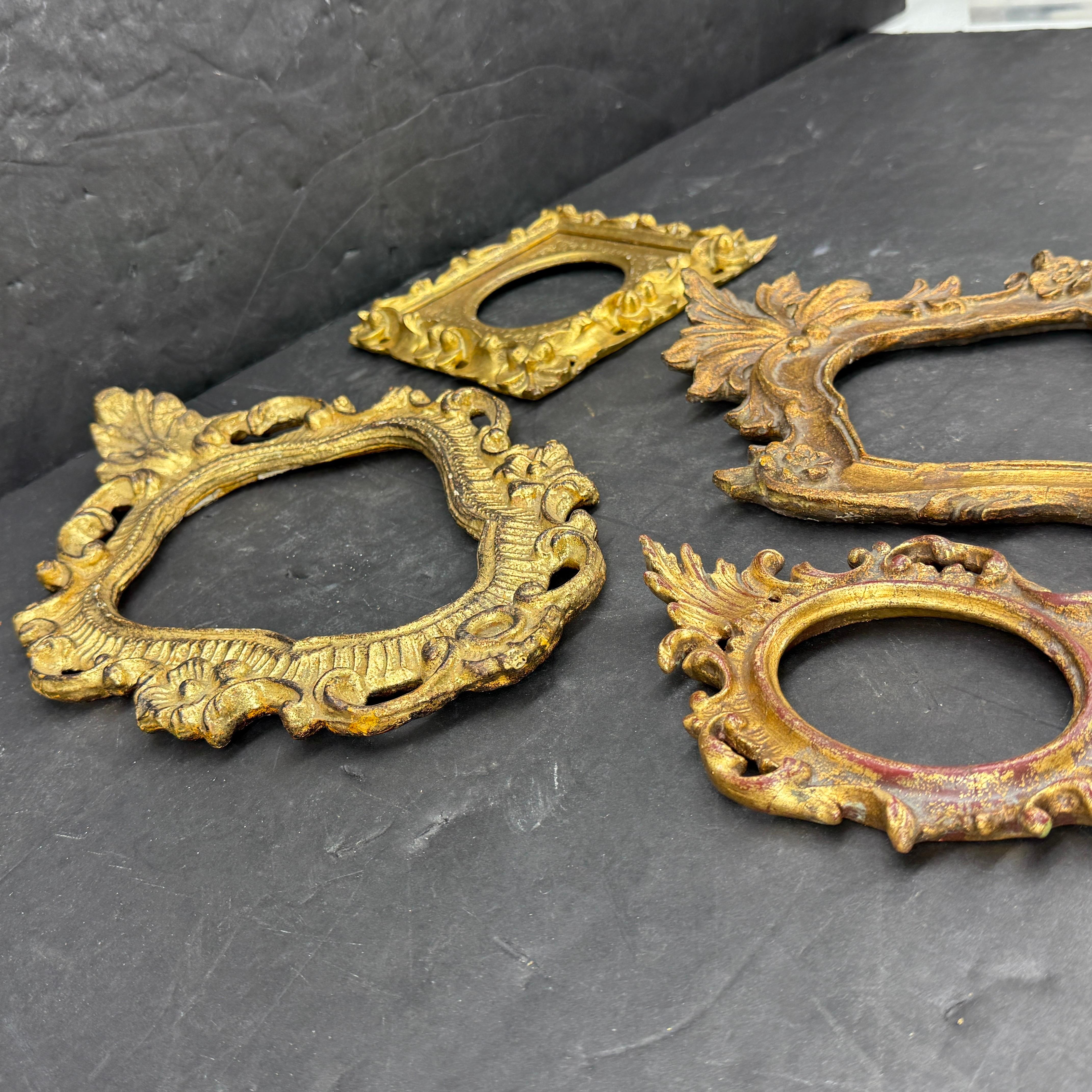 Collection of Italian Florentine Gilt Wood Art Frames Circa 1950's In condizioni buone in vendita a Haddonfield, NJ