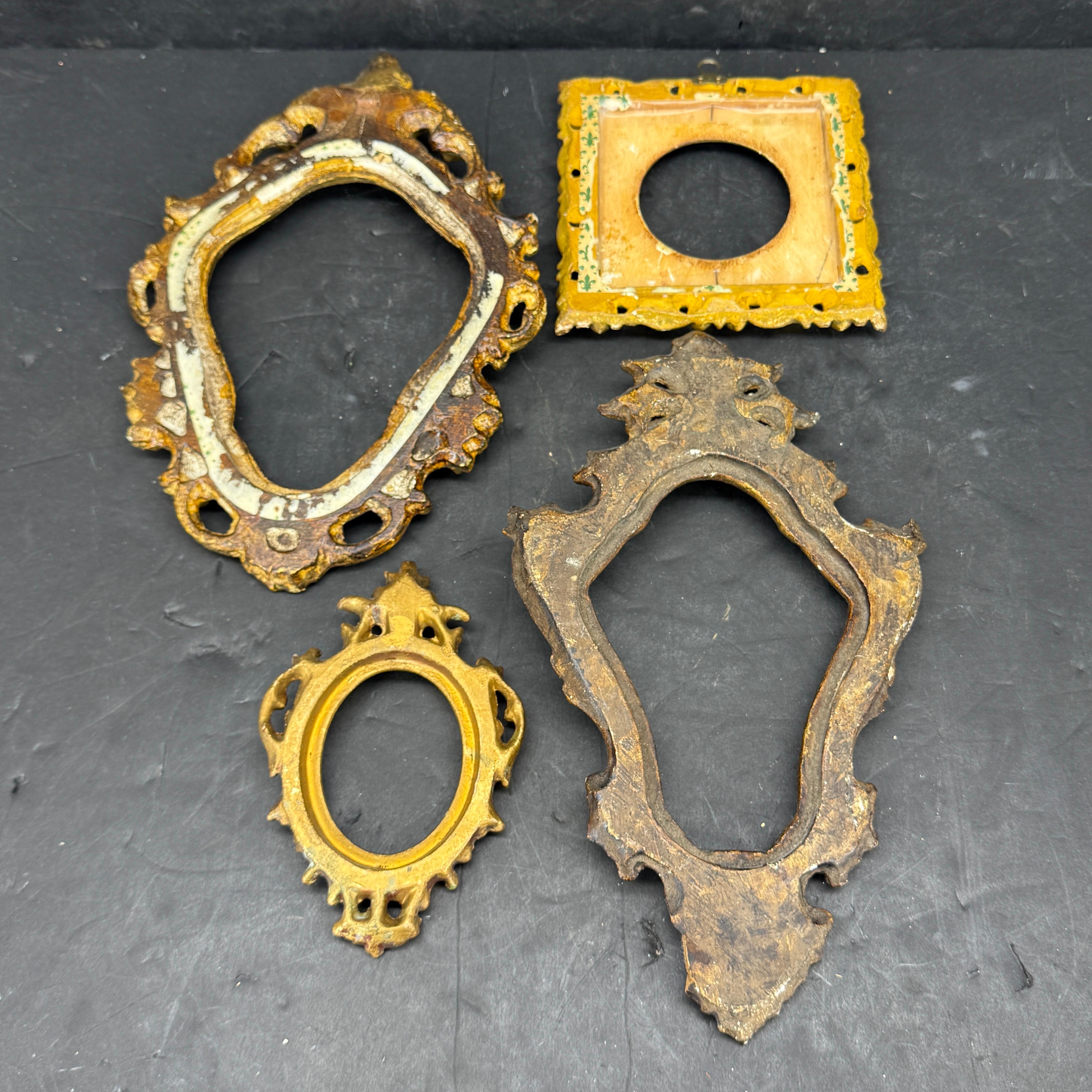 Legno dorato Collection of Italian Florentine Gilt Wood Art Frames Circa 1950's in vendita