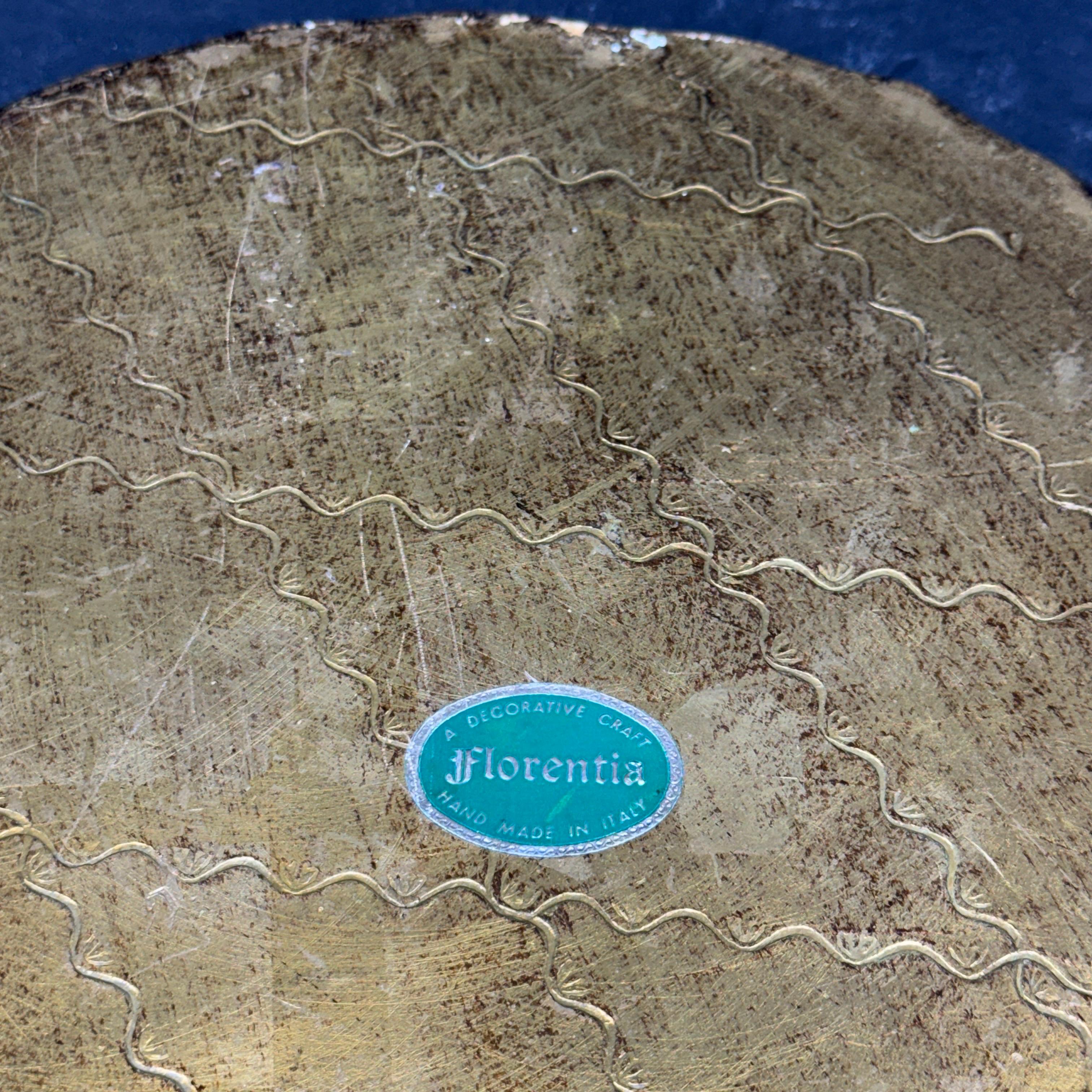 Collezione di vassoi Florentine in legno dorato della metà del secolo scorso in vendita 1
