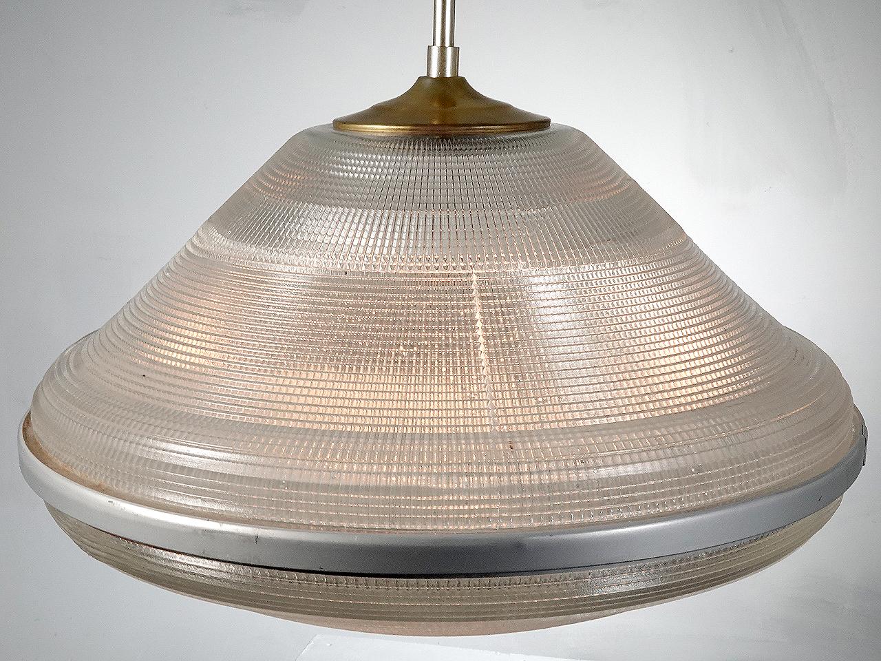 XX secolo Collection'S di pendenti Holophane a cono e a piatto grandi e poco profondi in vendita