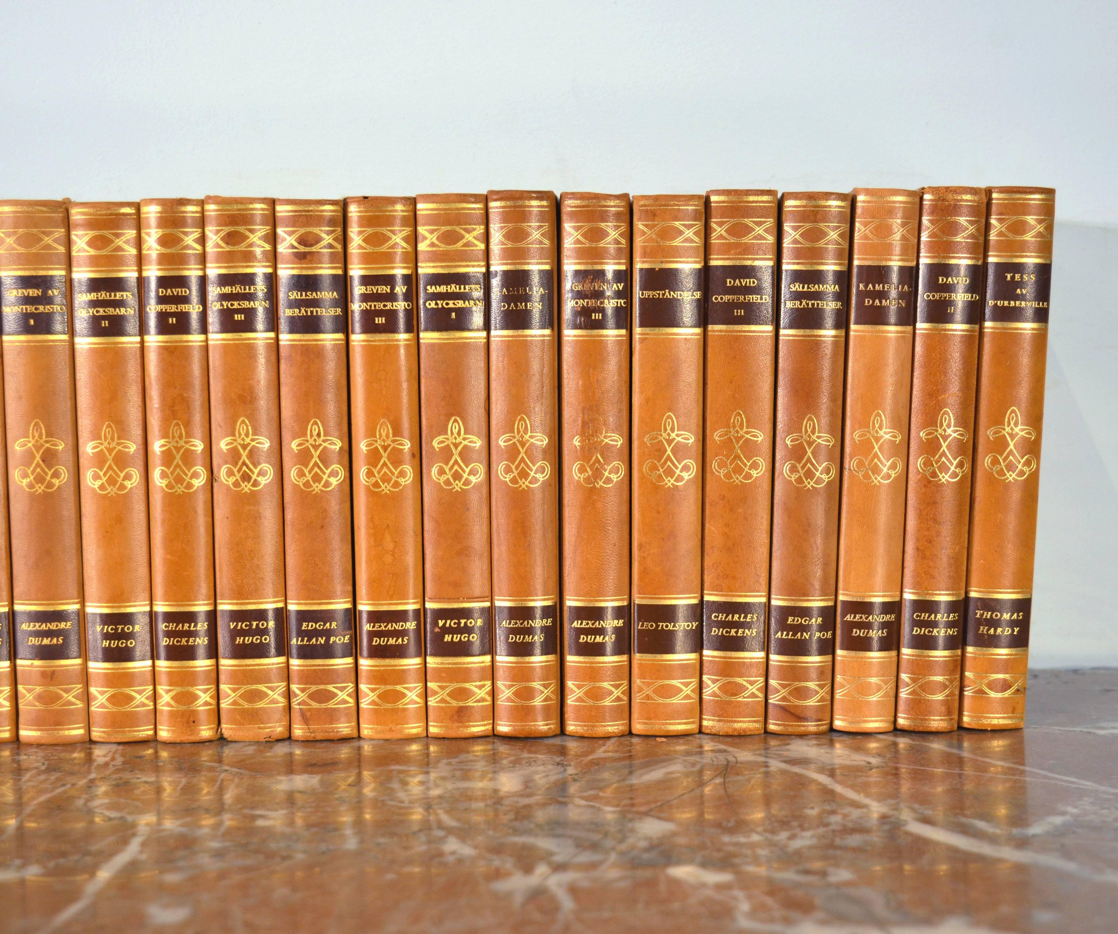 Collection of Leather Bound Books, Series 115 In Good Condition In London, GB