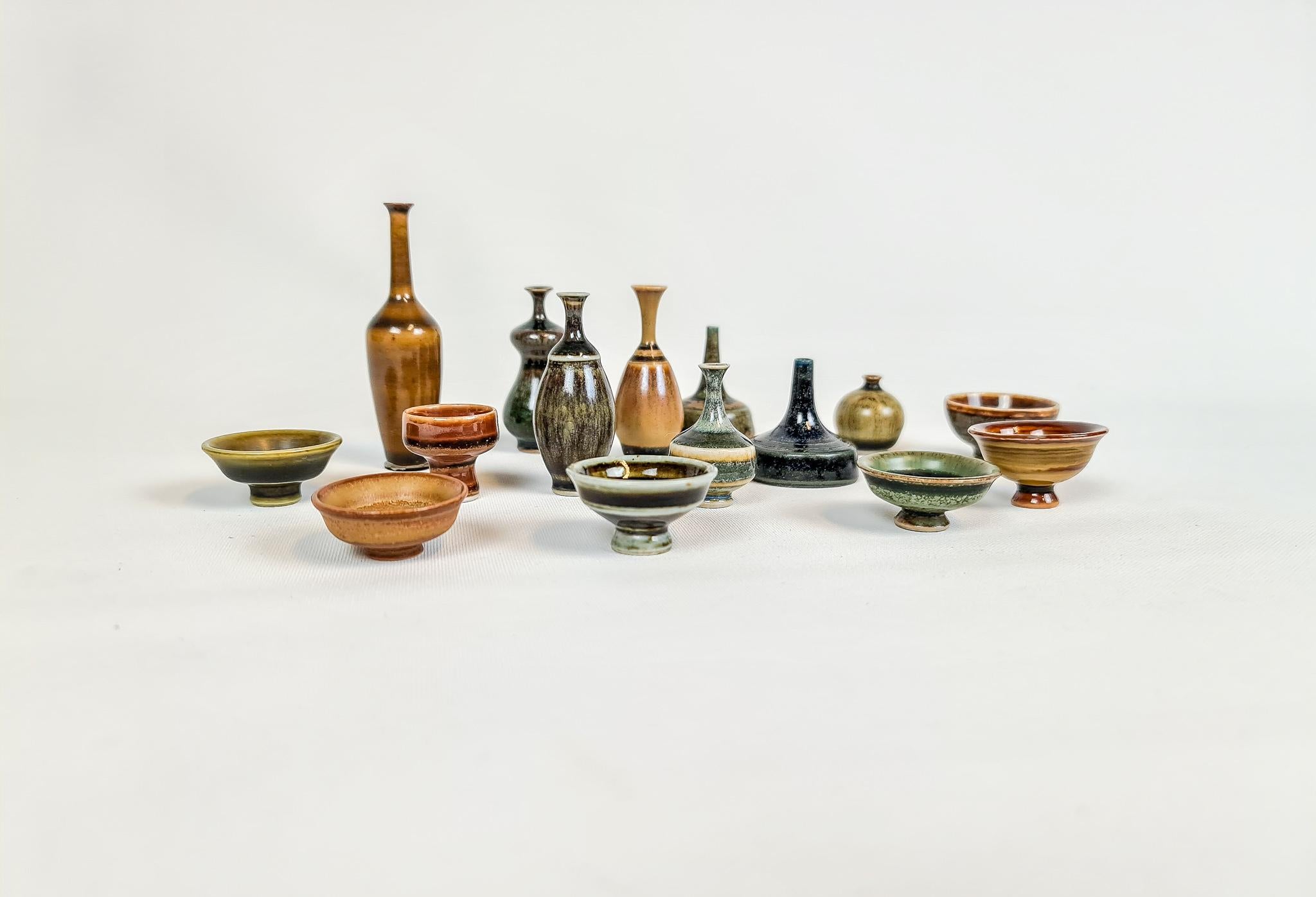 Mid-20th Century Collection of Miniatures Ceramic Pieces from Höganäs, Sweden For Sale
