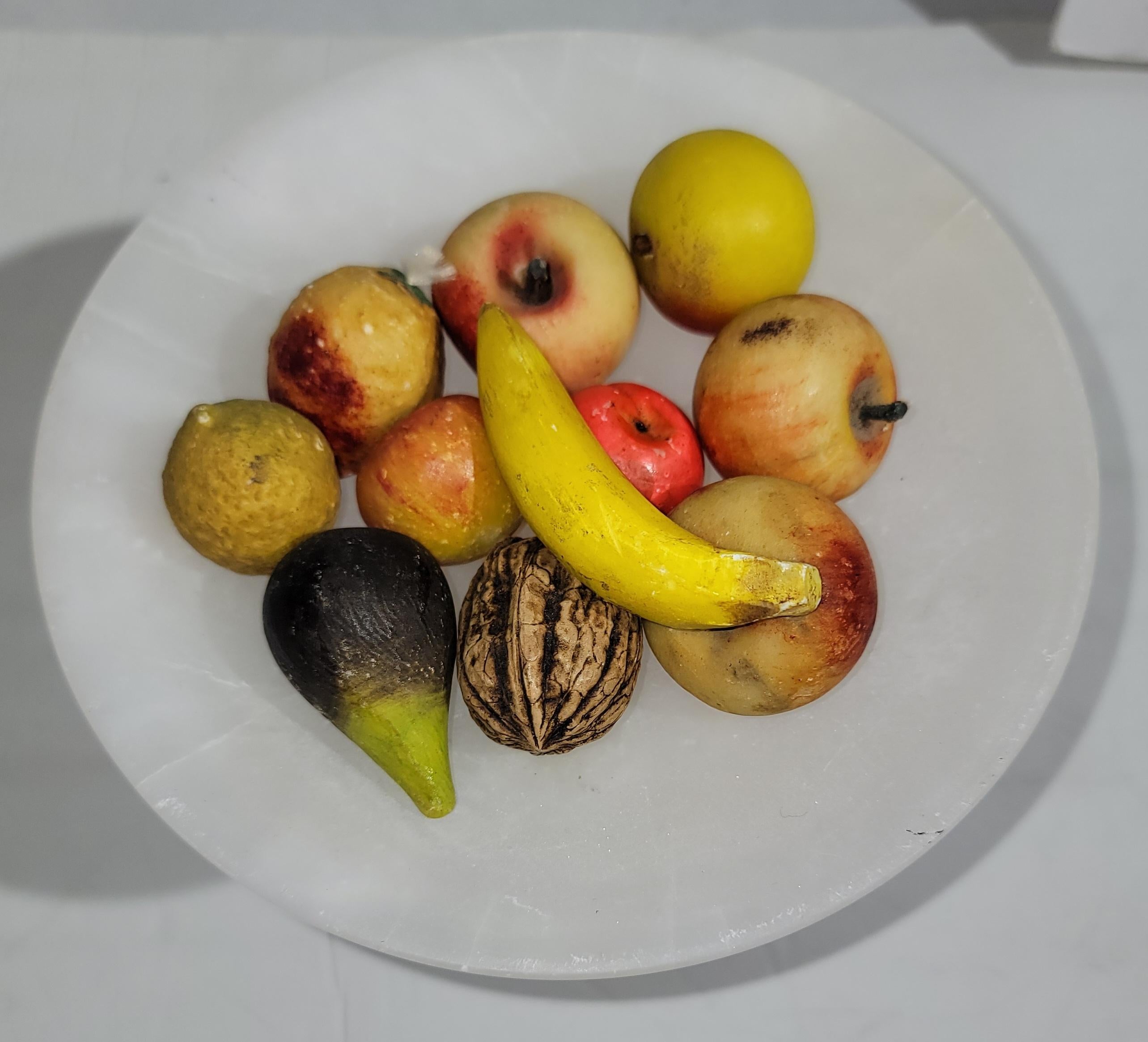 Américain Collection de fruits et de noix multi-pierres sur compote en albâtre en vente