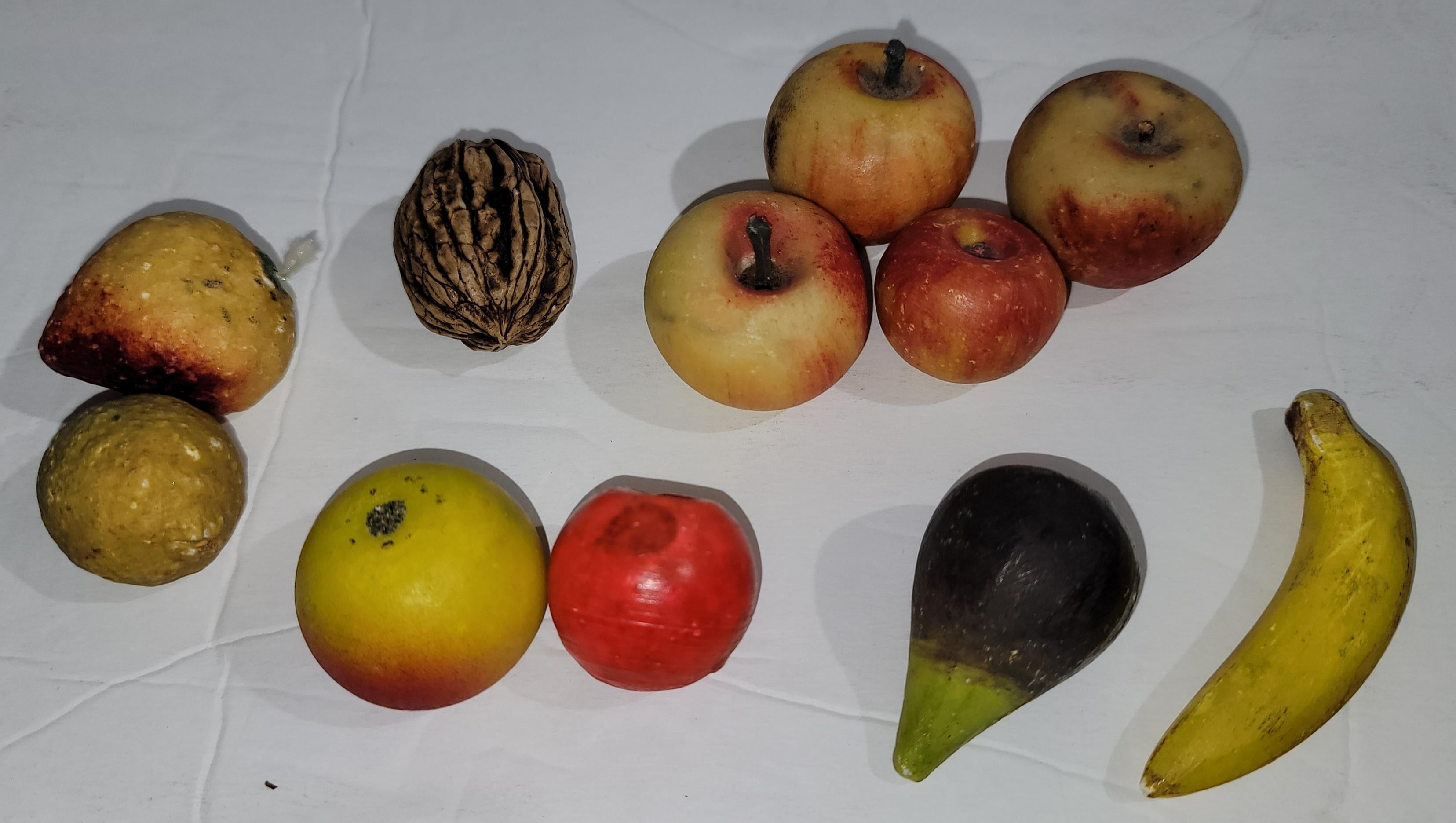 Albâtre Collection de fruits et de noix multi-pierres sur compote en albâtre en vente
