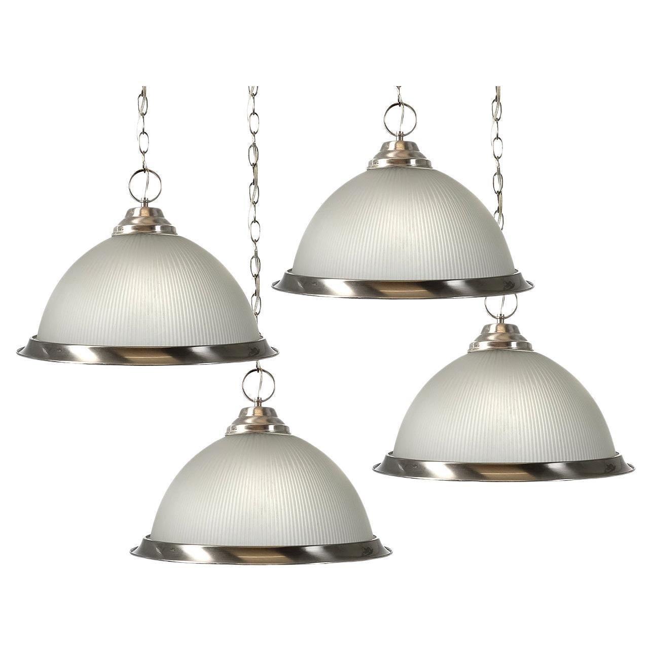 Collection
S di pendenti a cupola prismatici in nichel e vetro smerigliato