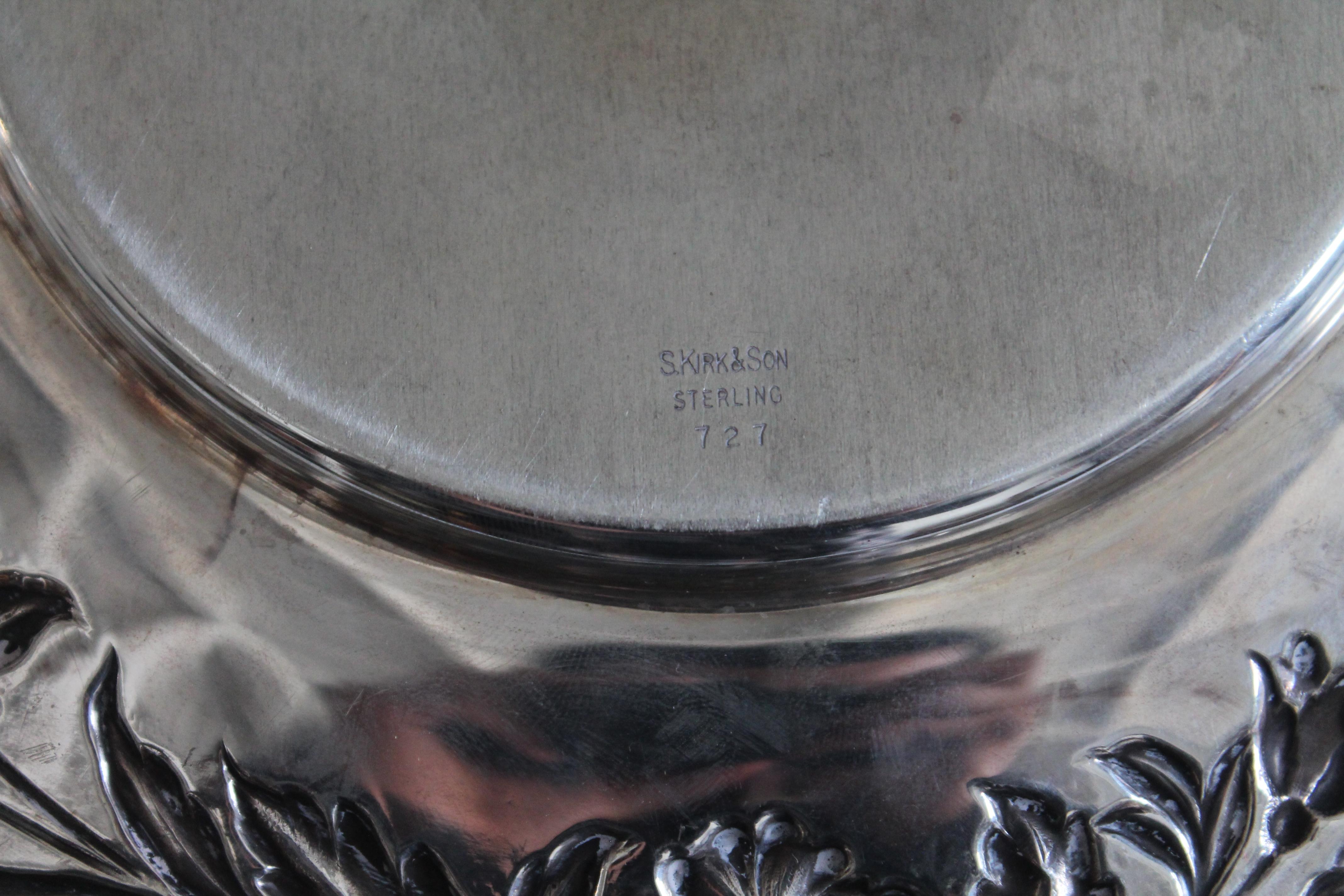 Kollektion von neun silbernen Sterlingsilber Serviergeschirr und Schalen im Zustand „Gut“ im Angebot in Los Angeles, CA