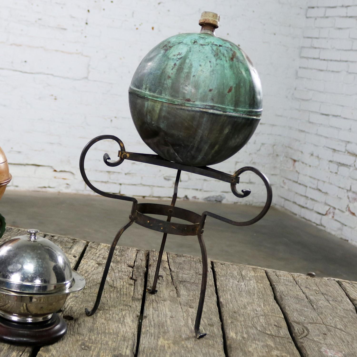 Collection of Orb Objects on Stands as Centerpiece or Object d ‘Art In Distressed Condition For Sale In Topeka, KS